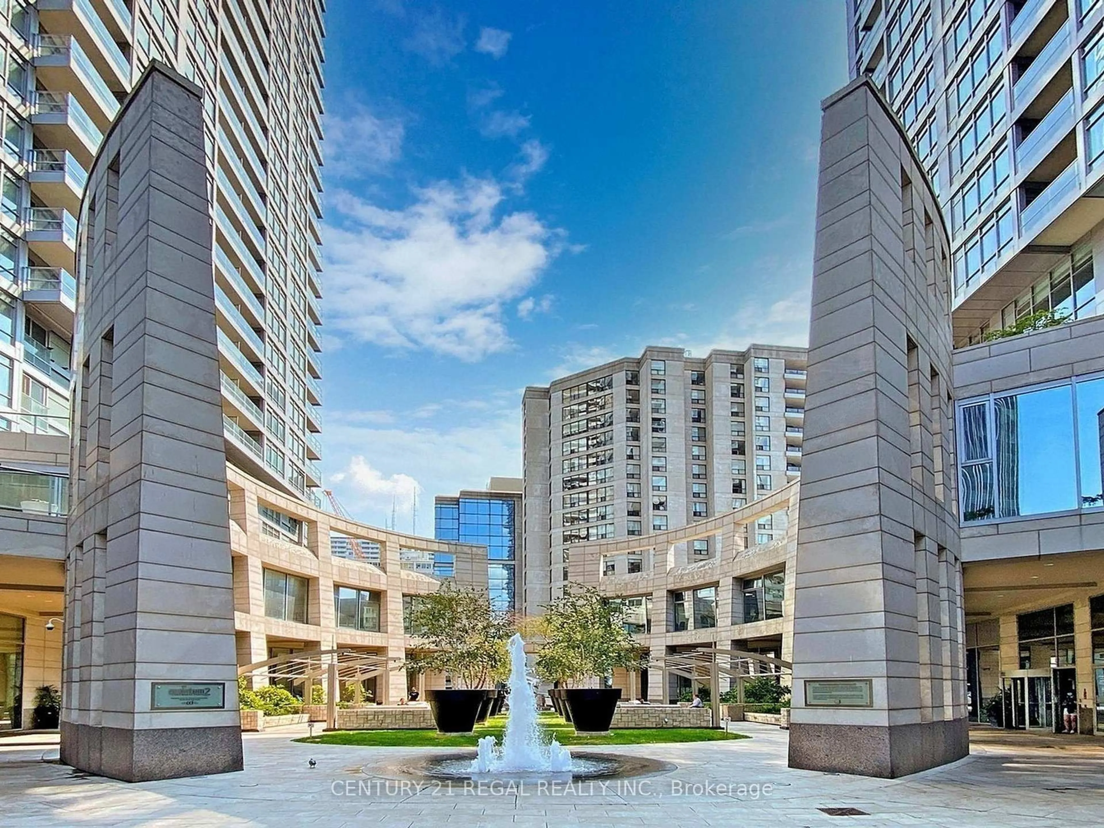 Indoor foyer for 2191 Yonge St #2812, Toronto Ontario M4S 3H8