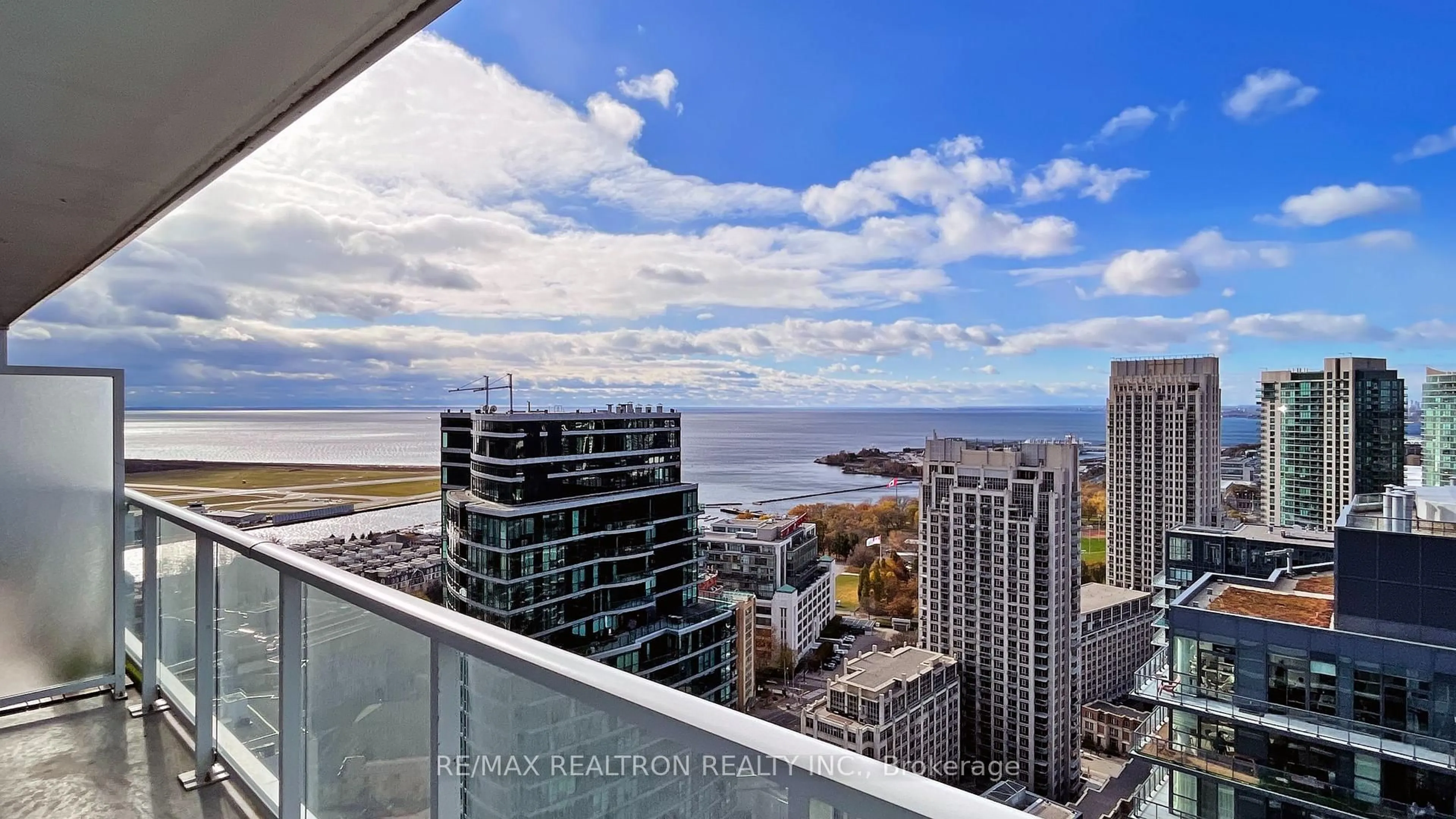 Unknown for 19 Bathurst St #3902, Toronto Ontario M5V 0N2