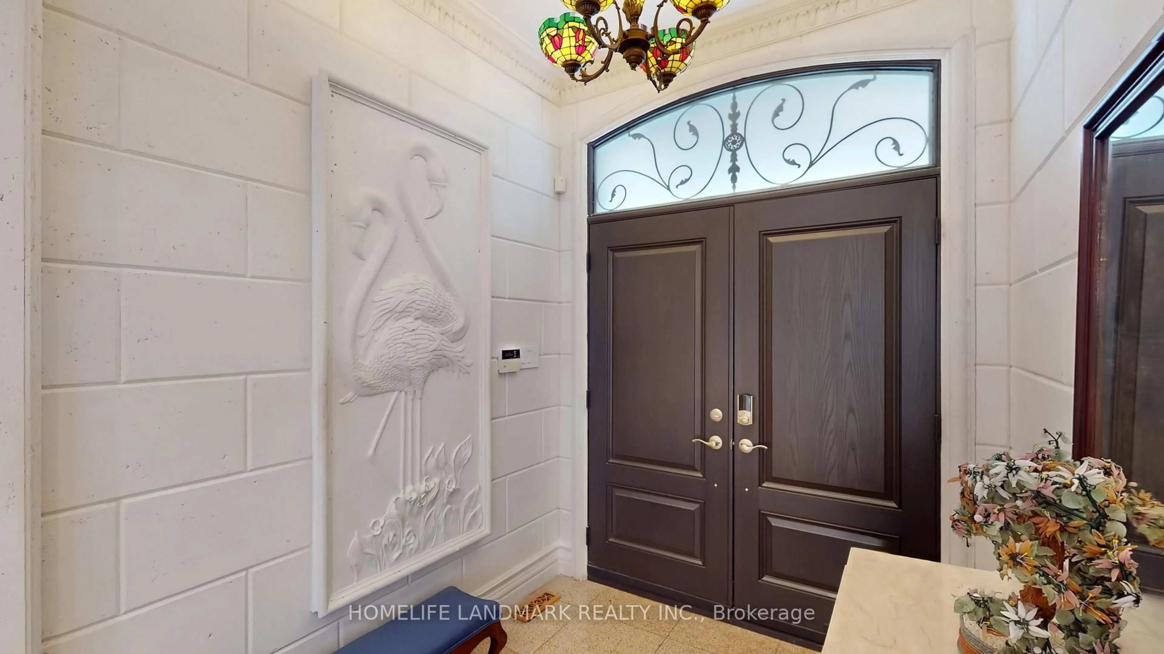 Indoor entryway for 122 Norton Ave, Toronto Ontario M2N 4A6