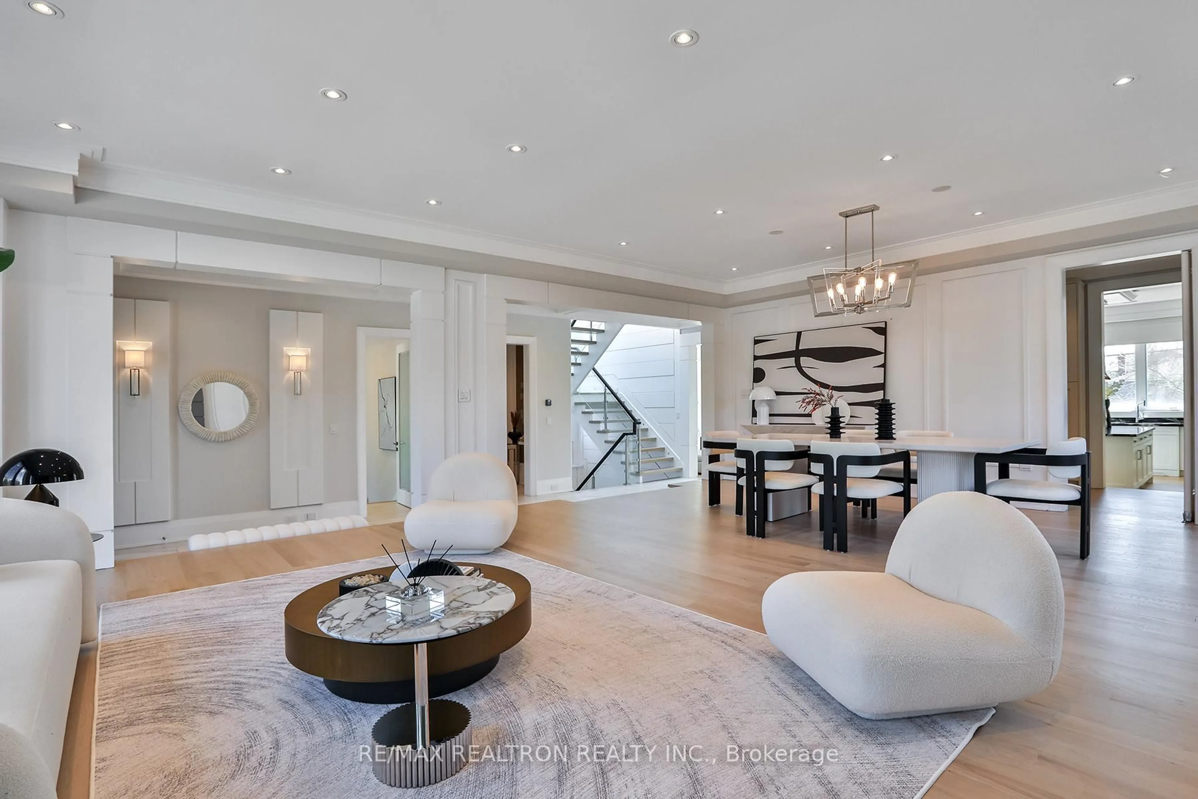 Living room with furniture, unknown for 261 Patricia Ave, Toronto Ontario M2M 1J7