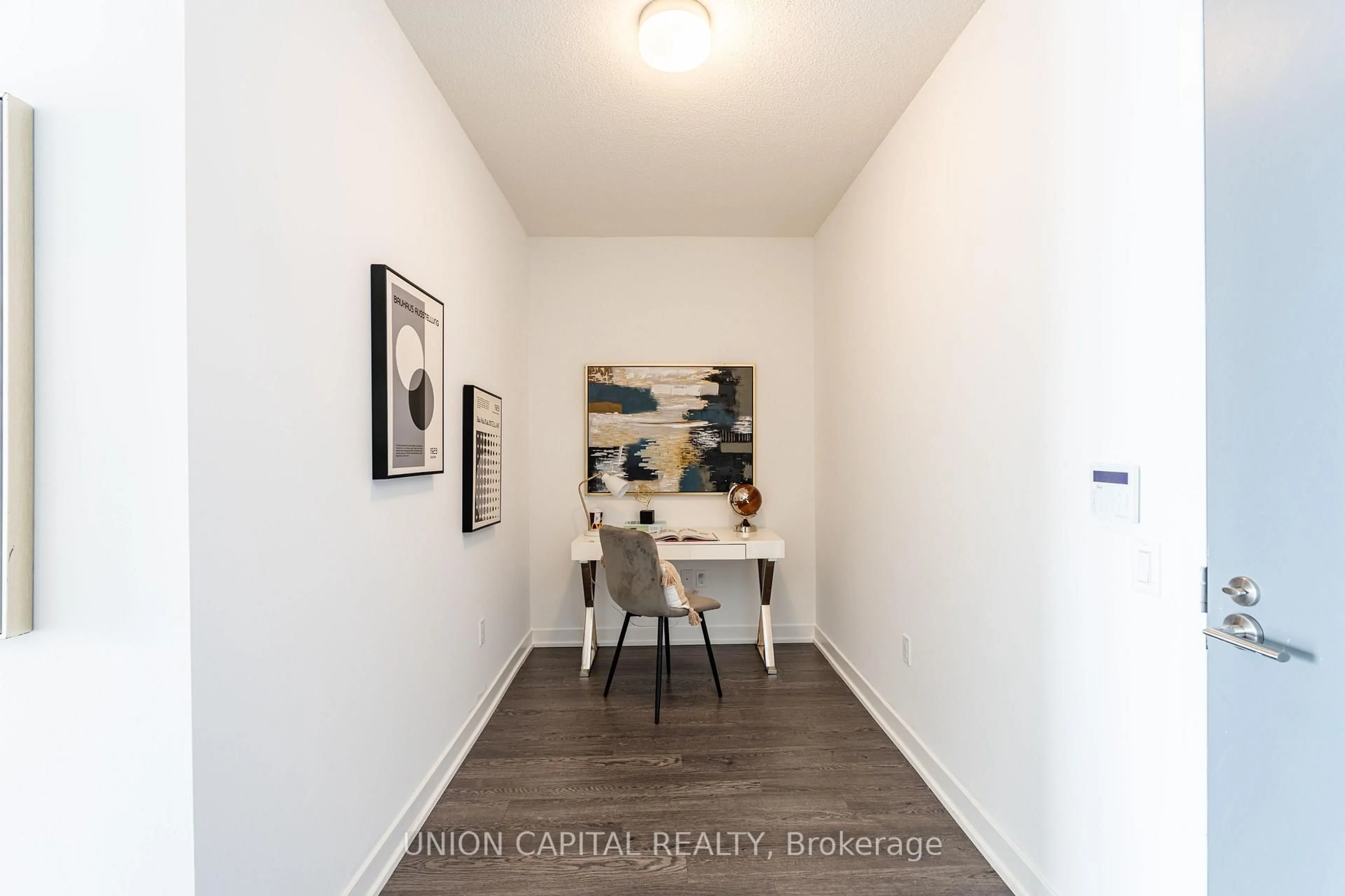 Indoor entryway for 50 O'Neill Rd #513, Toronto Ontario L9N 0Z1