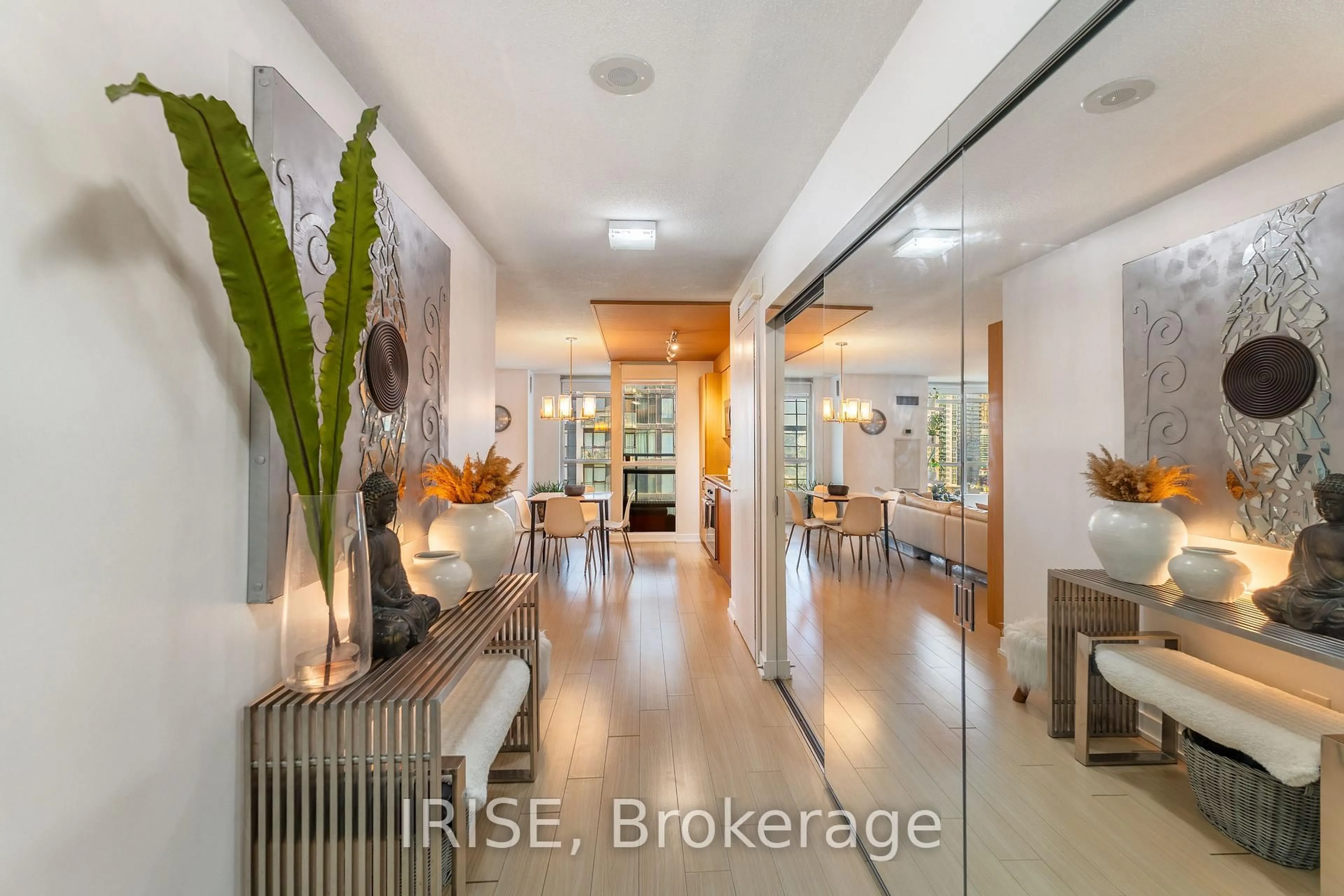 Unknown for 10 Capreol Crt #949, Toronto Ontario M5V 4B3