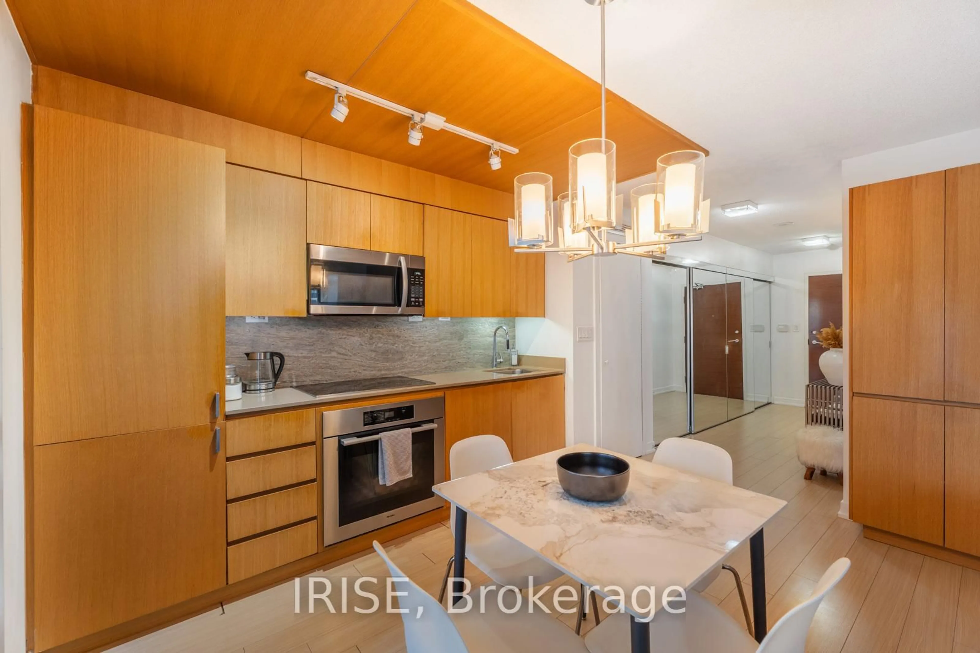 Open concept kitchen, ceramic/tile floor for 10 Capreol Crt #949, Toronto Ontario M5V 4B3