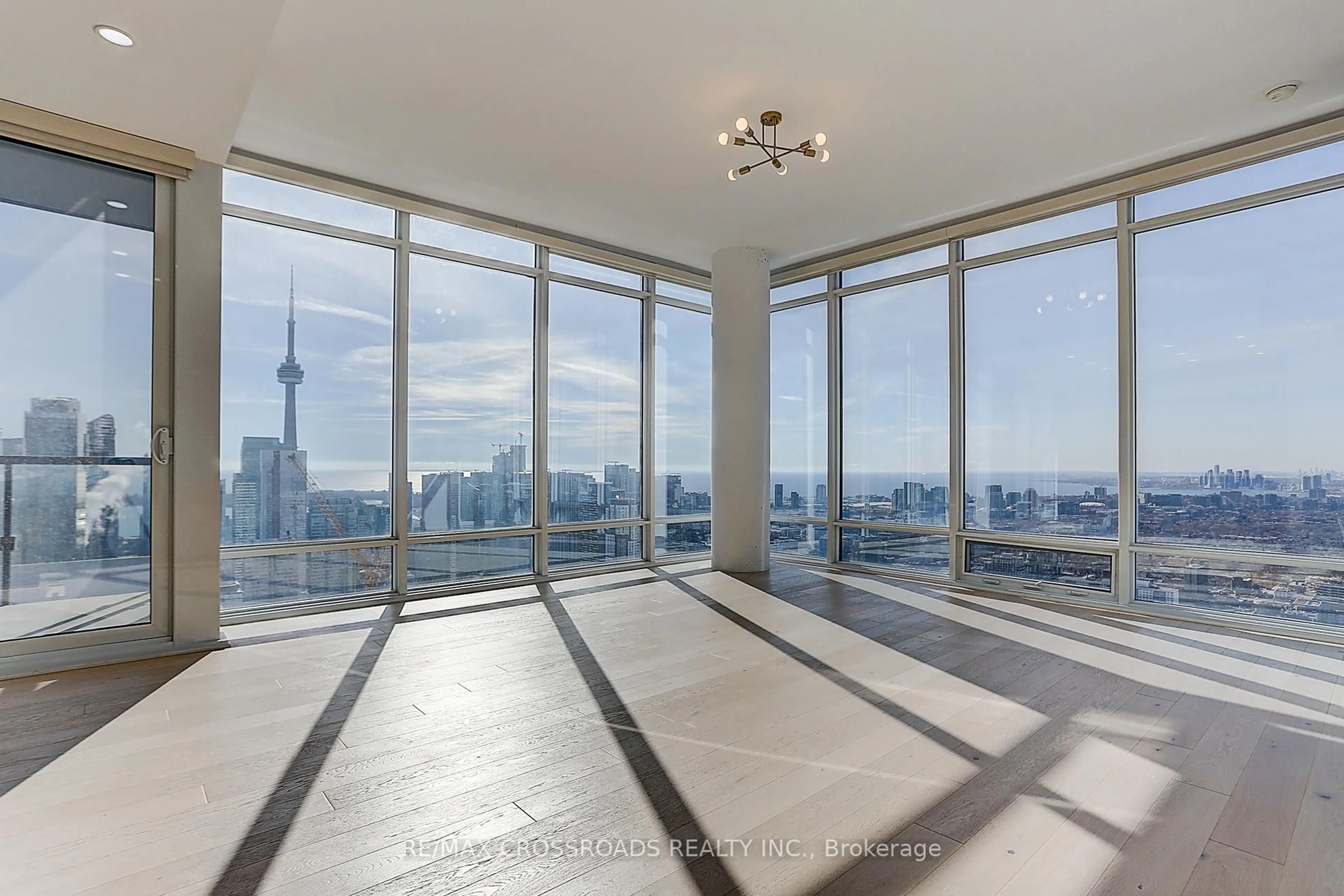Indoor foyer for 488 University Ave #4310, Toronto Ontario M5G 0C1