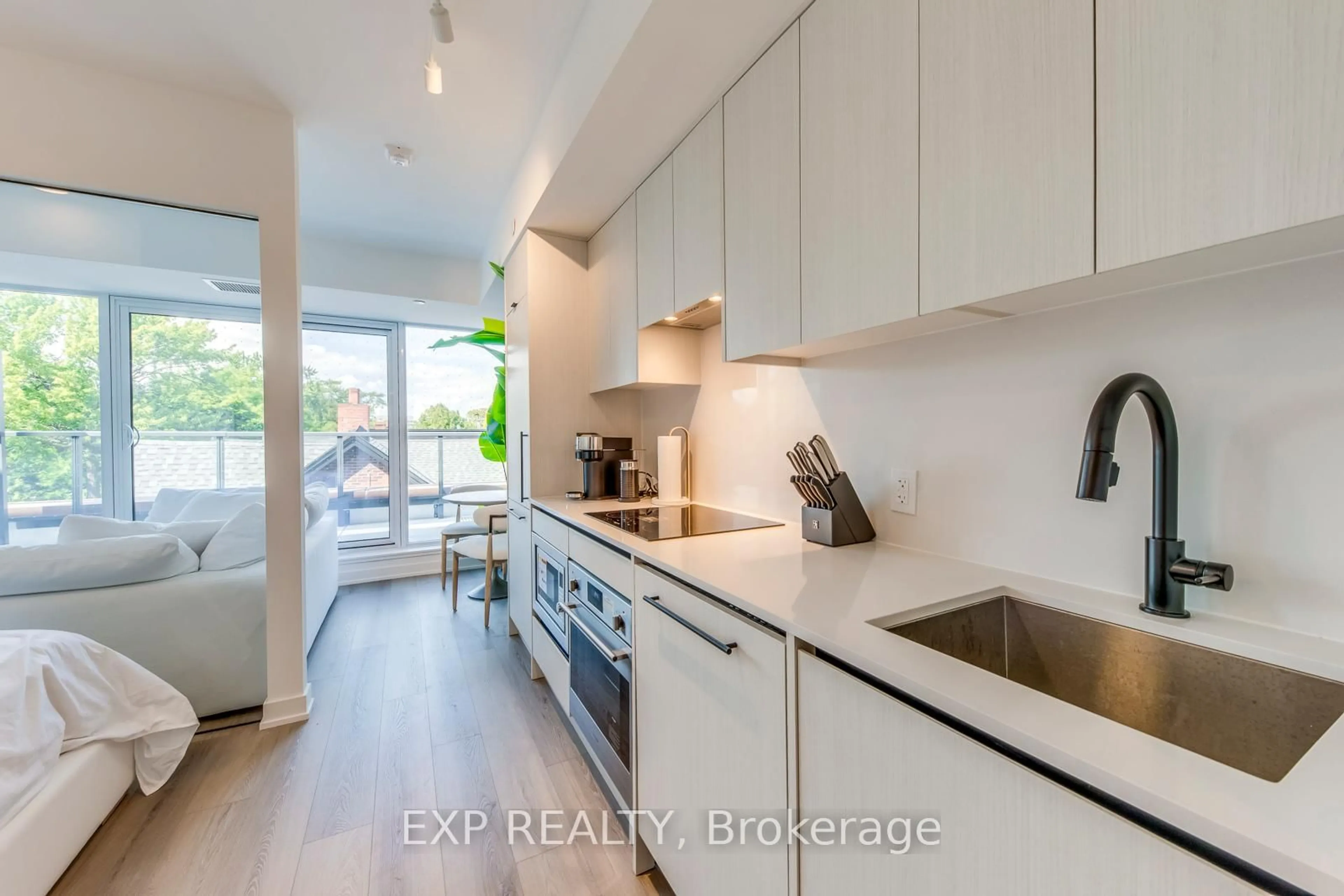 Contemporary kitchen, unknown for 5 Lakeview Ave #415, Toronto Ontario M6J 0H3