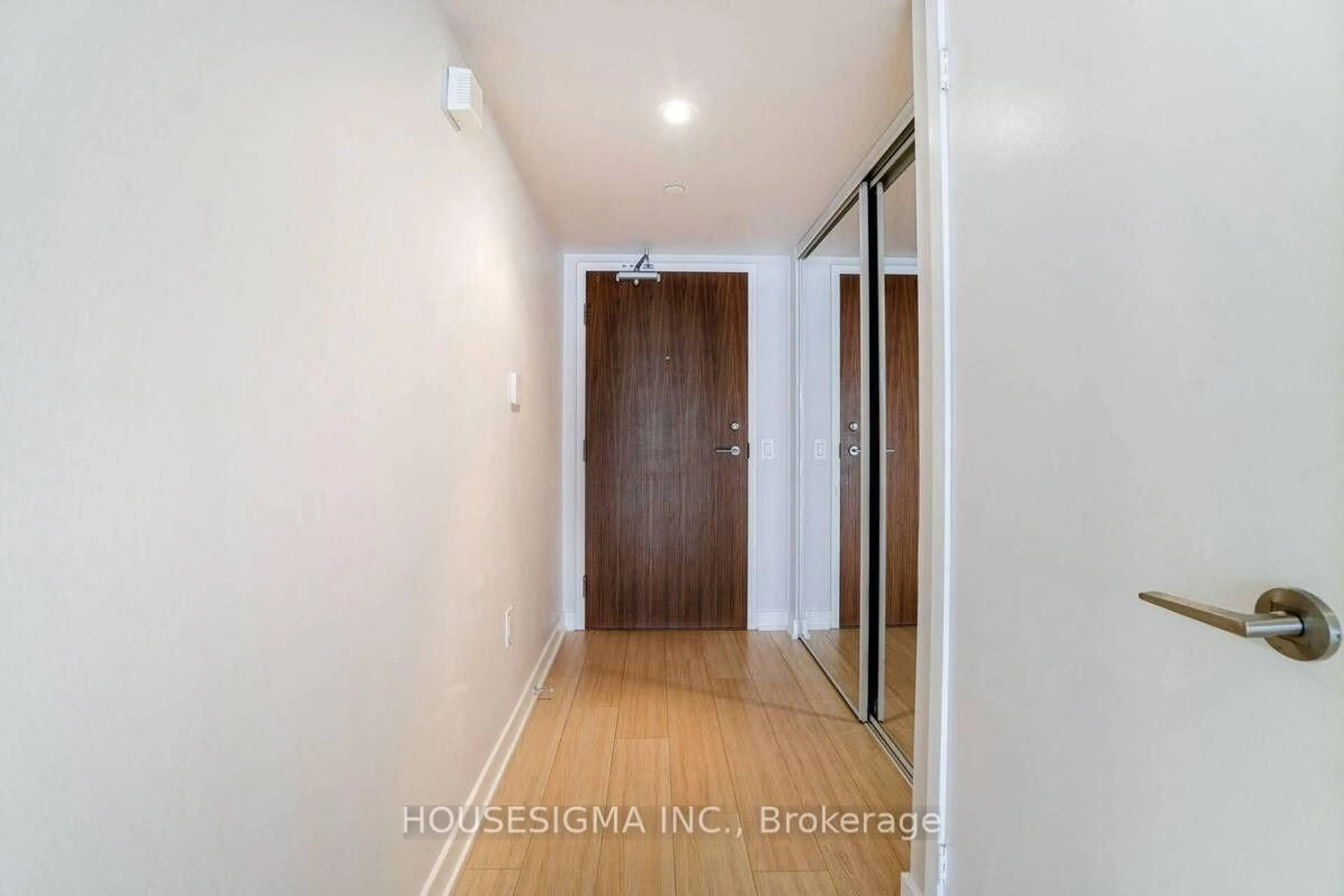 Indoor entryway for 85 Queens Wharf Rd #2503, Toronto Ontario M5V 0J9