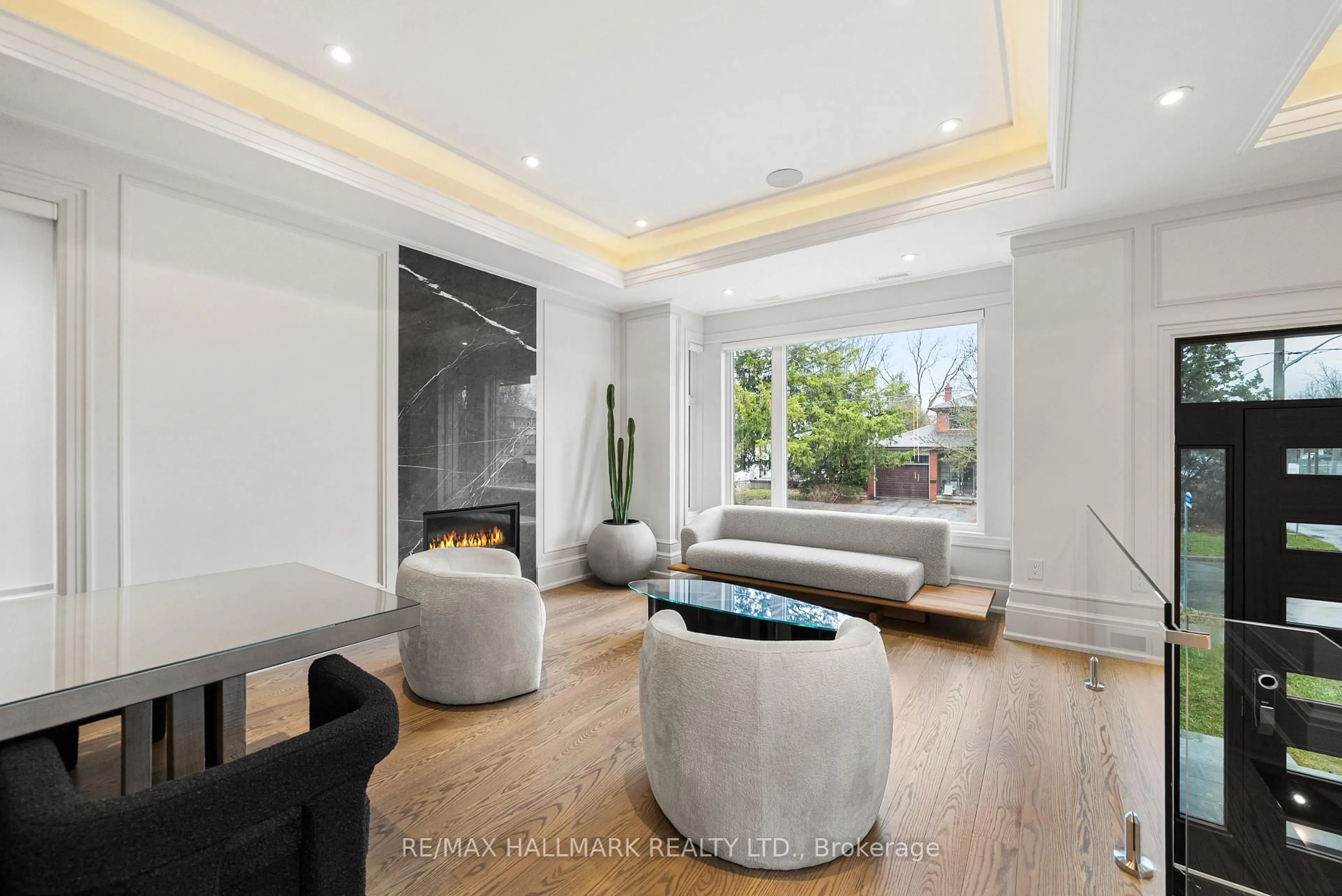 Living room with furniture, unknown for 210 Horsham Ave, Toronto Ontario M2N 2A5