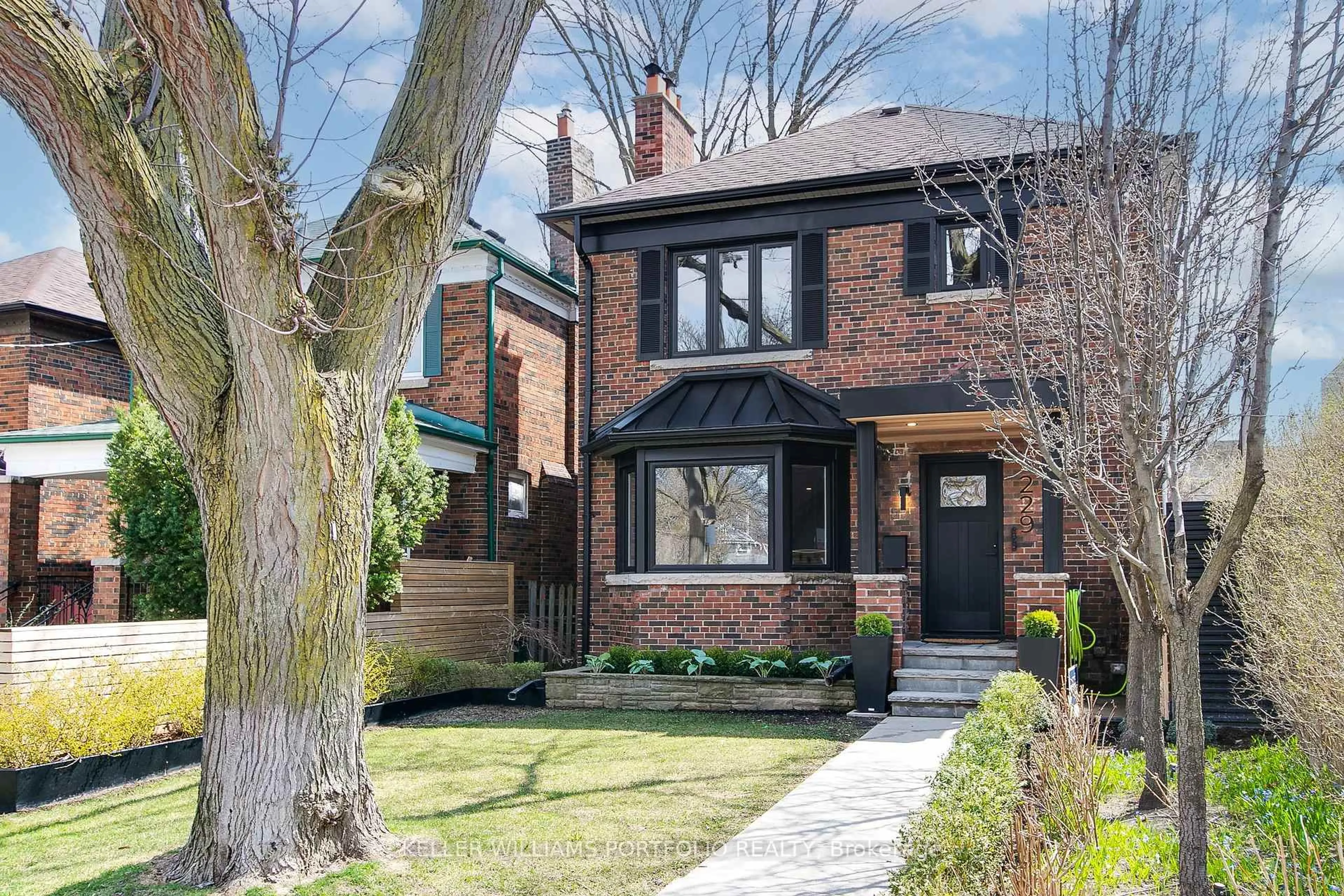 Home with brick exterior material, street for 229 Manor Rd, Toronto Ontario M4S 1R9