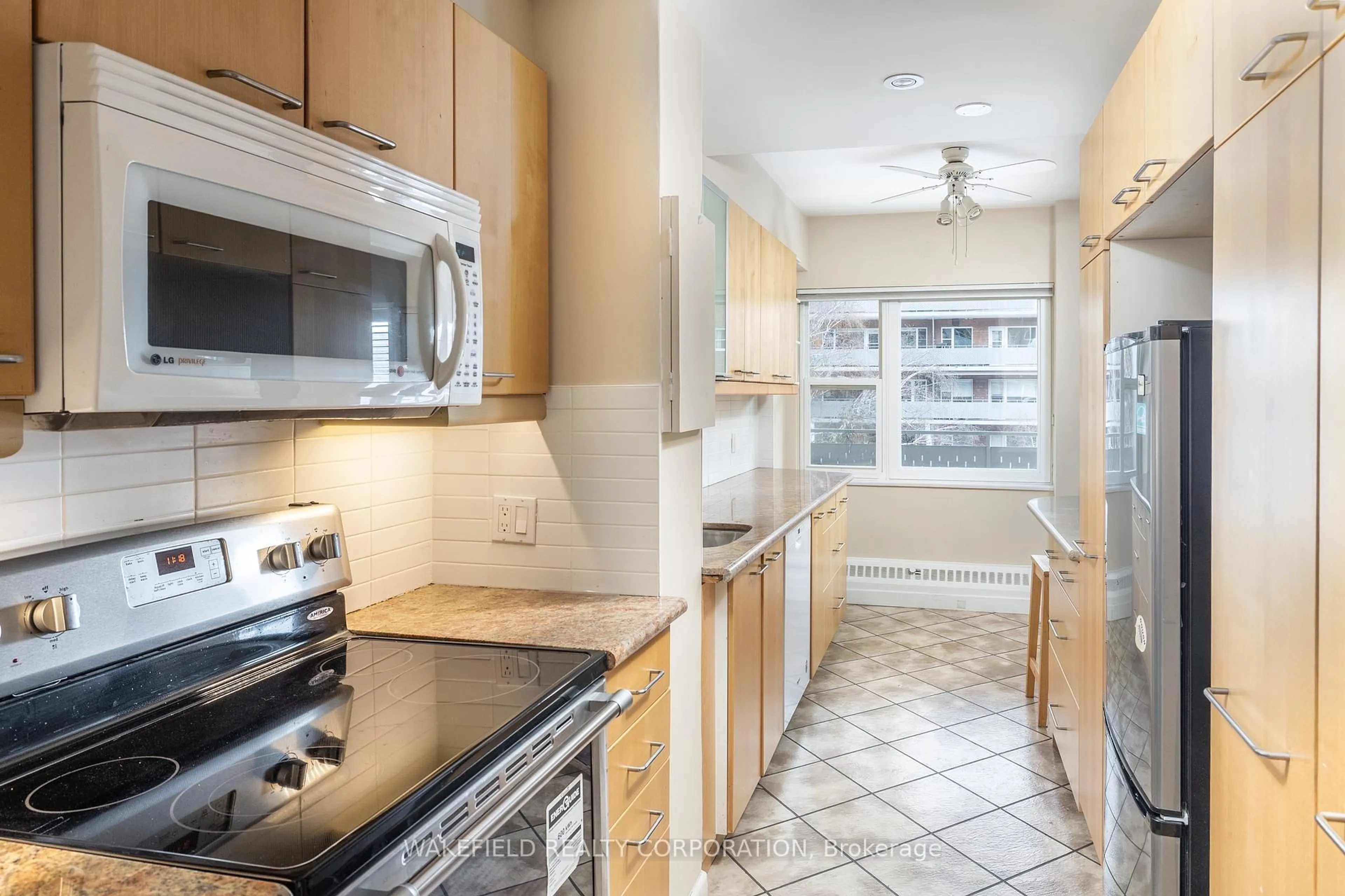 Standard kitchen, ceramic/tile floor for 21 Dale Ave ## 635, Toronto Ontario M4W 1K3