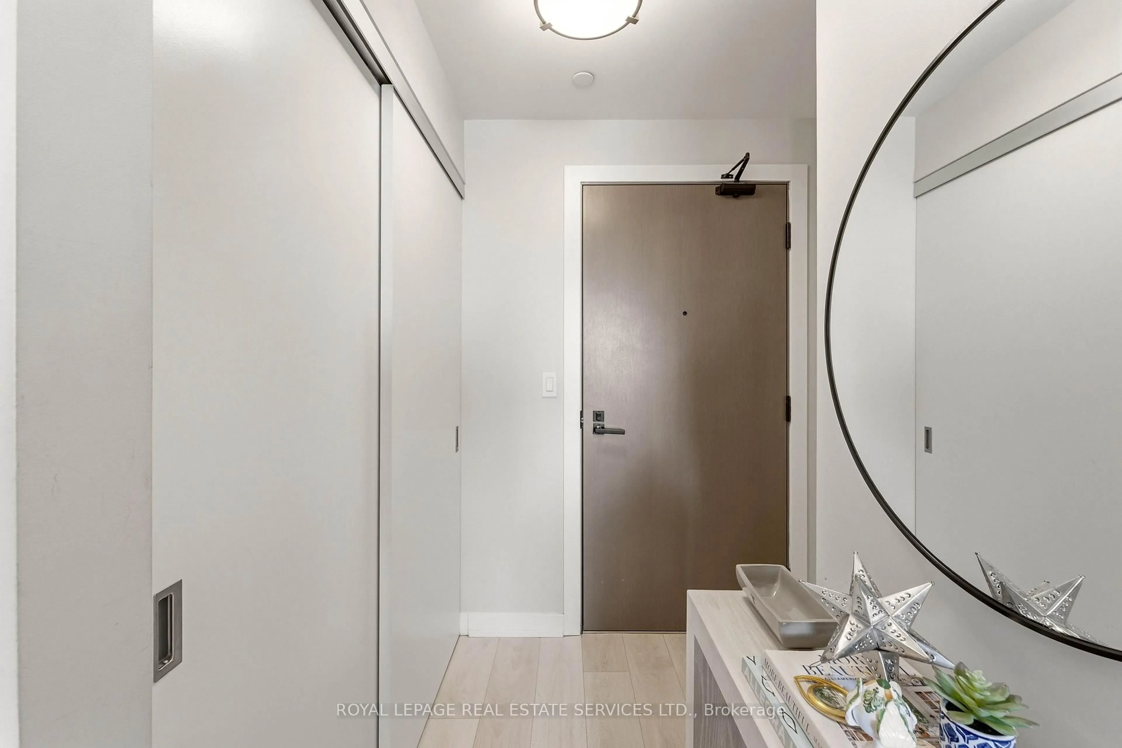 Standard bathroom, unknown for 223 St Clair Ave #508, Toronto Ontario M4V 0A5