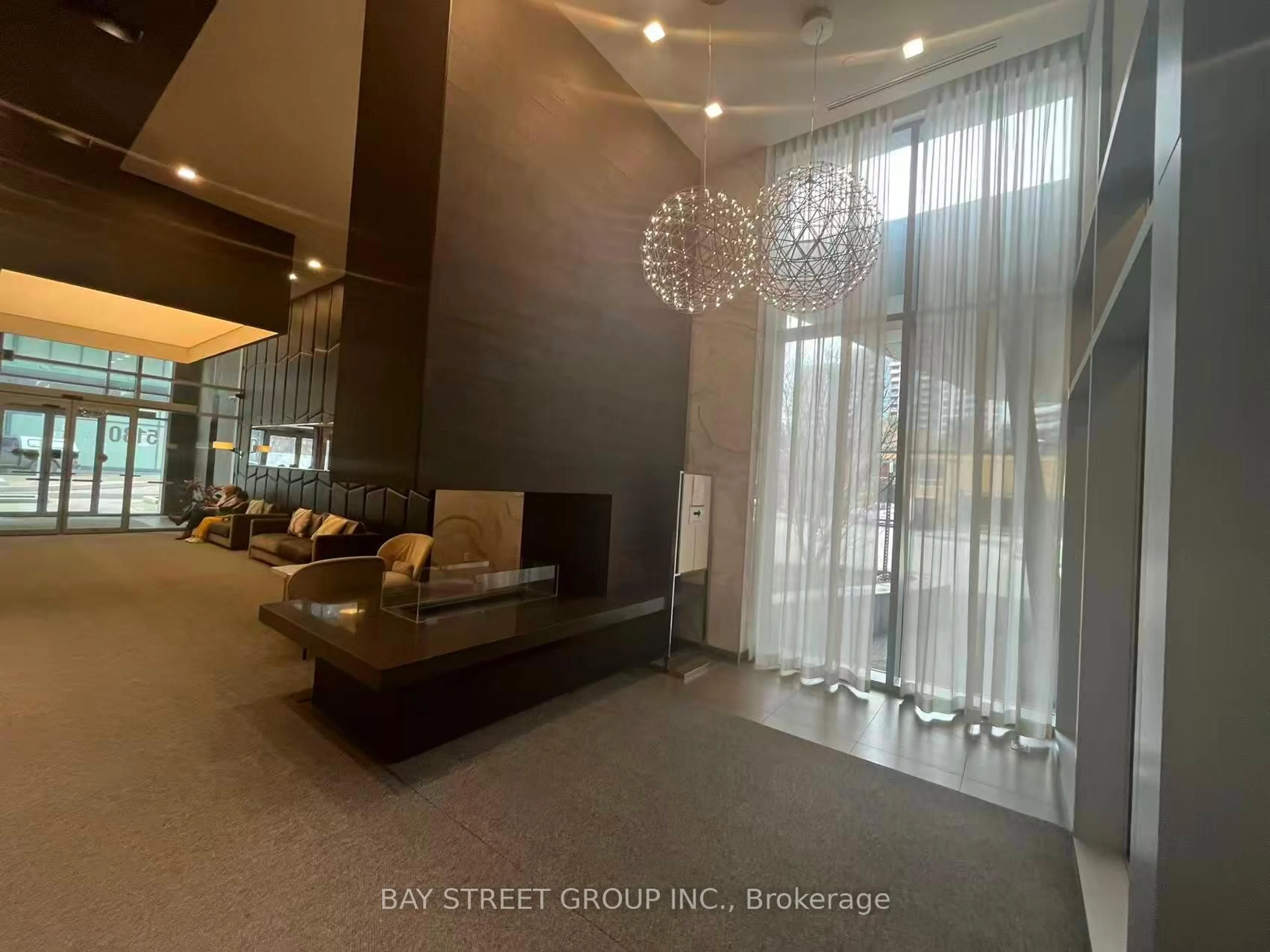Indoor foyer for 5180 Yonge St #1905, Toronto Ontario M2N 0K5