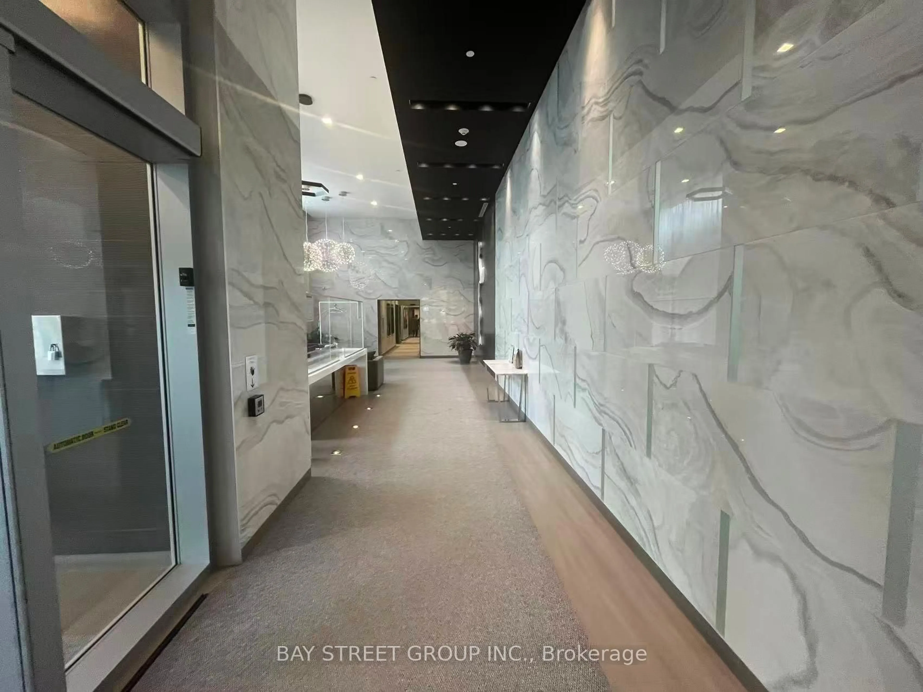 Indoor foyer for 5180 Yonge St #1905, Toronto Ontario M2N 0K5