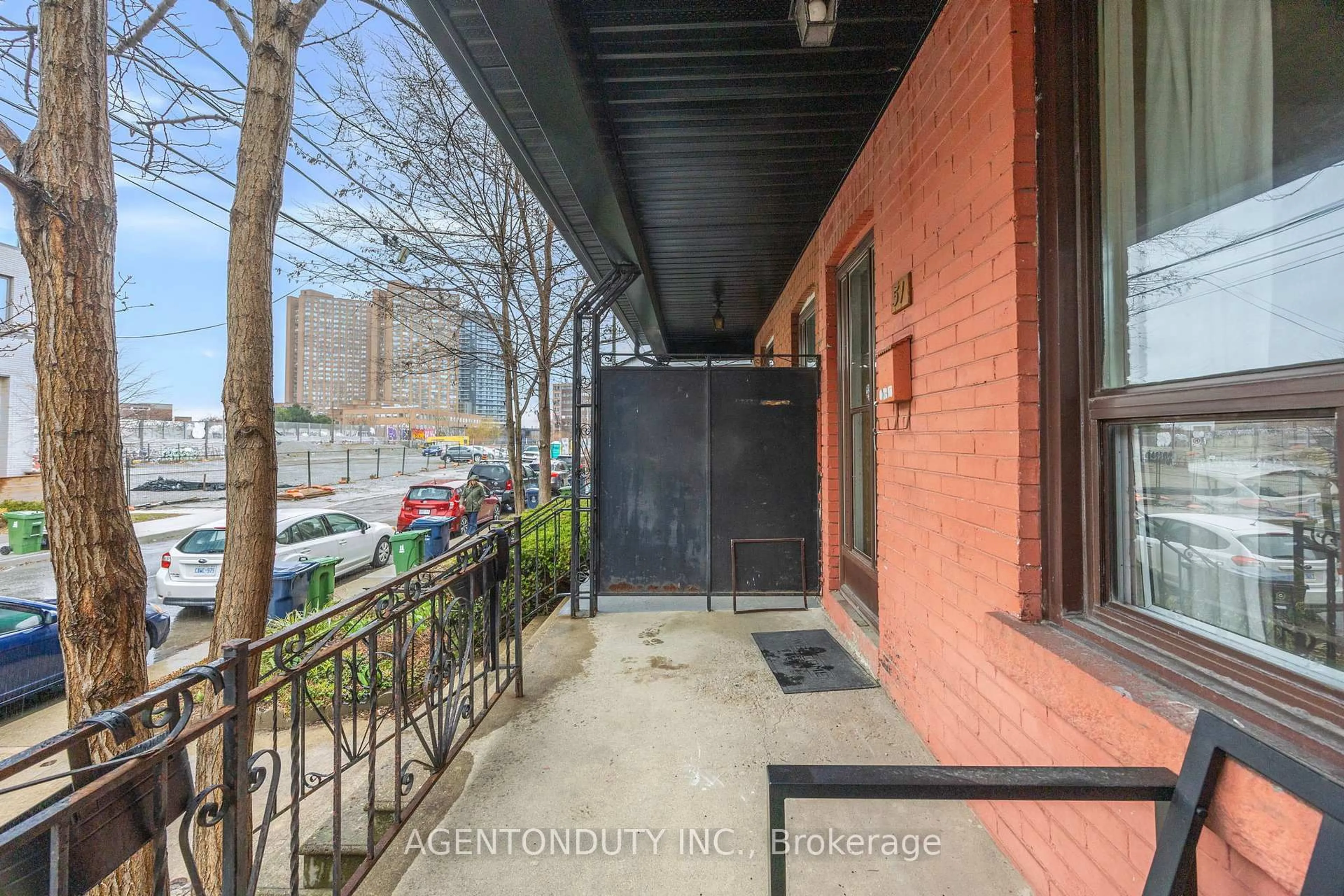 Patio, street for 51 Perth Ave, Toronto Ontario M6R 2C1