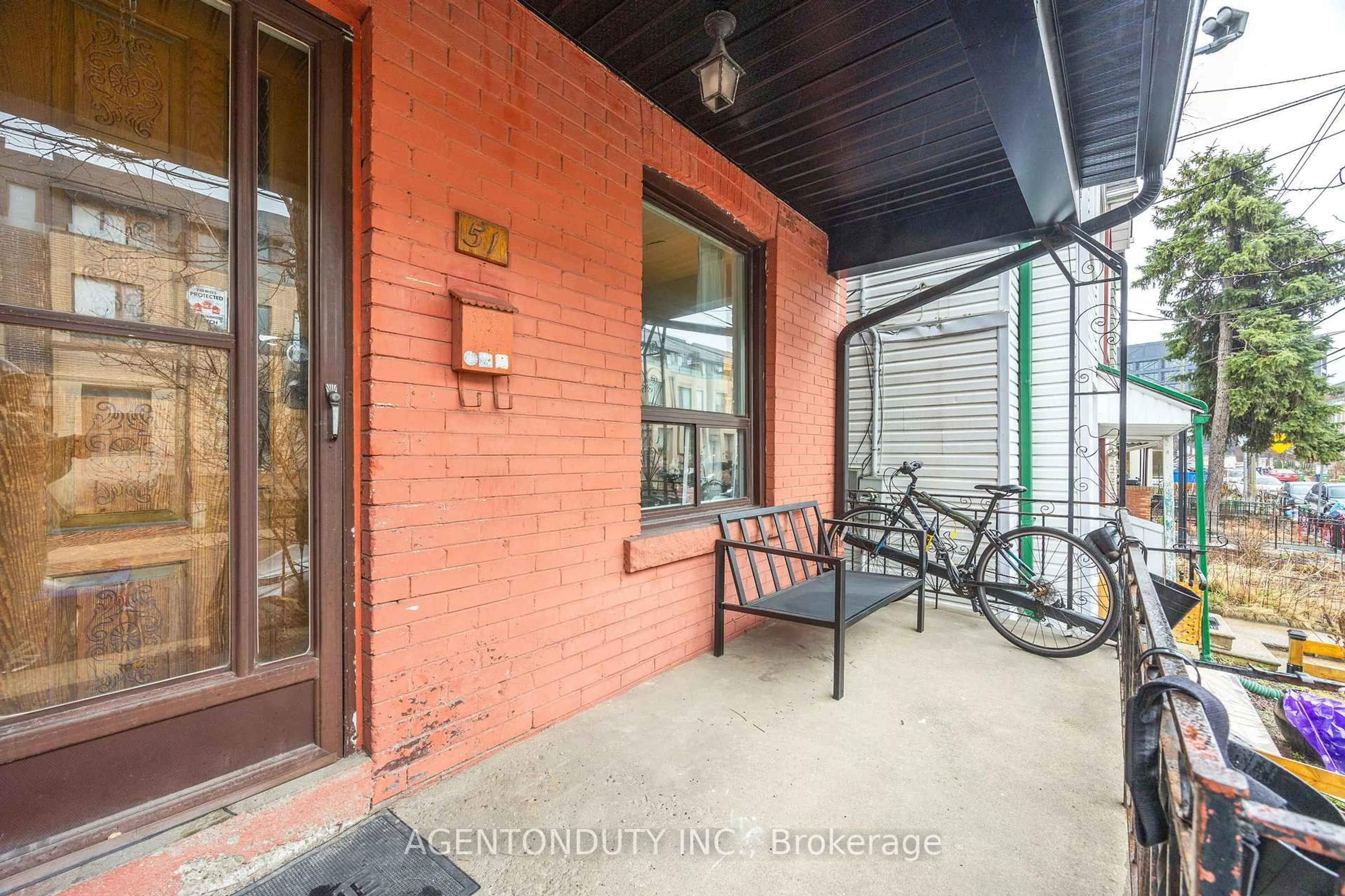 Patio, street for 51 Perth Ave, Toronto Ontario M6R 2C1
