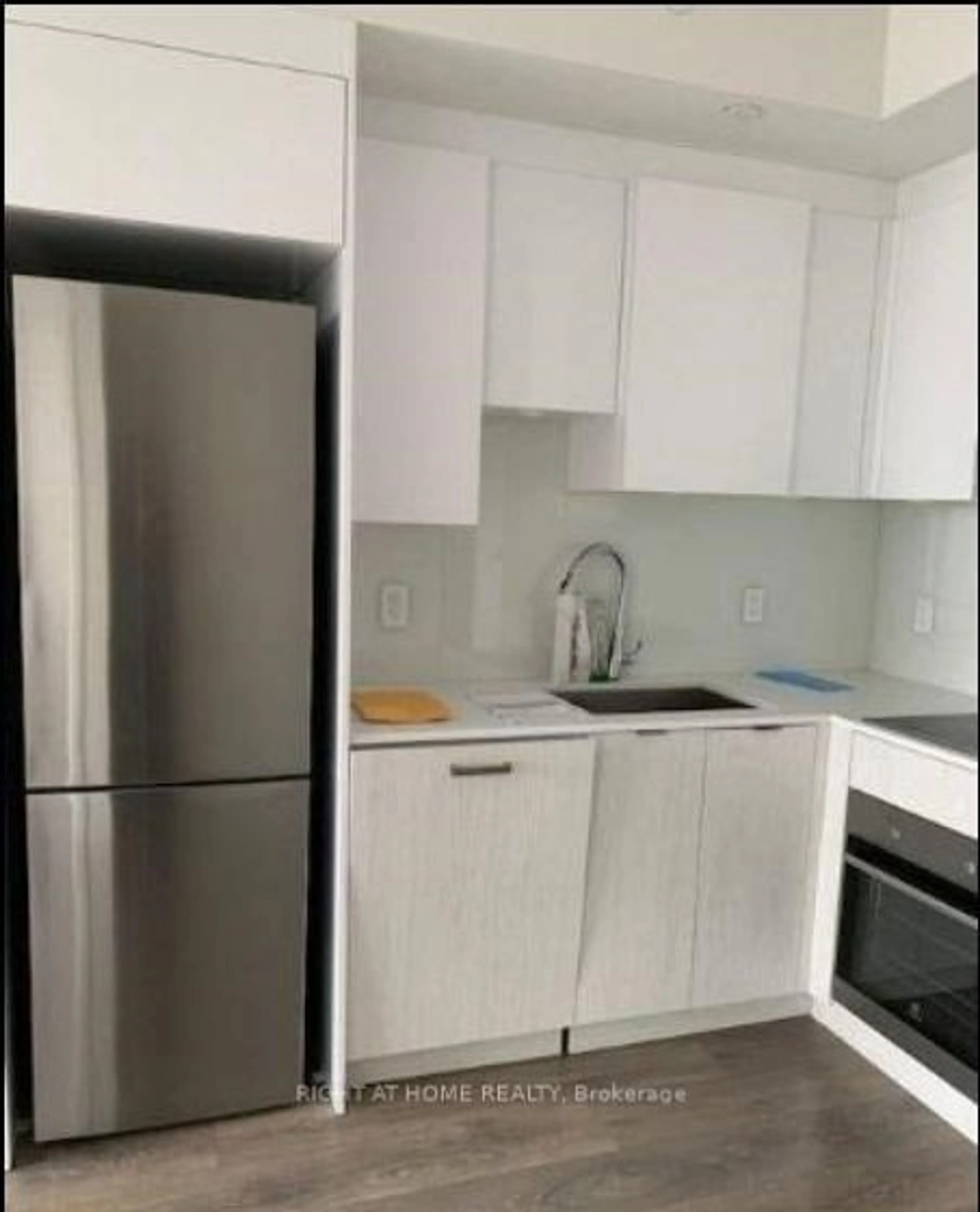 Standard kitchen, unknown for 99 Broadway Ave #1802, Toronto Ontario M4P 0E3