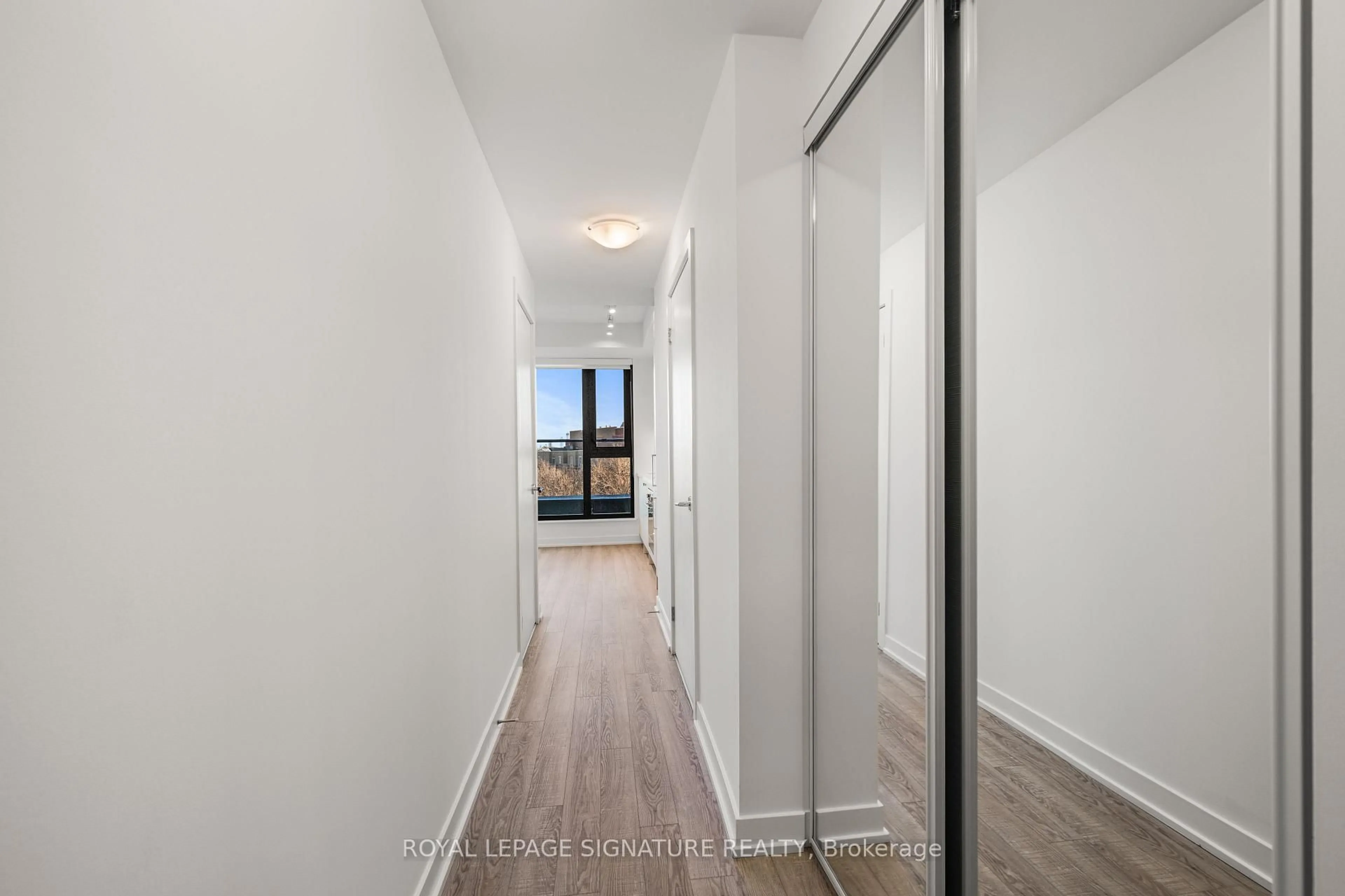 Indoor entryway for 250 Lawrence Ave #609, Toronto Ontario M5M 1B2