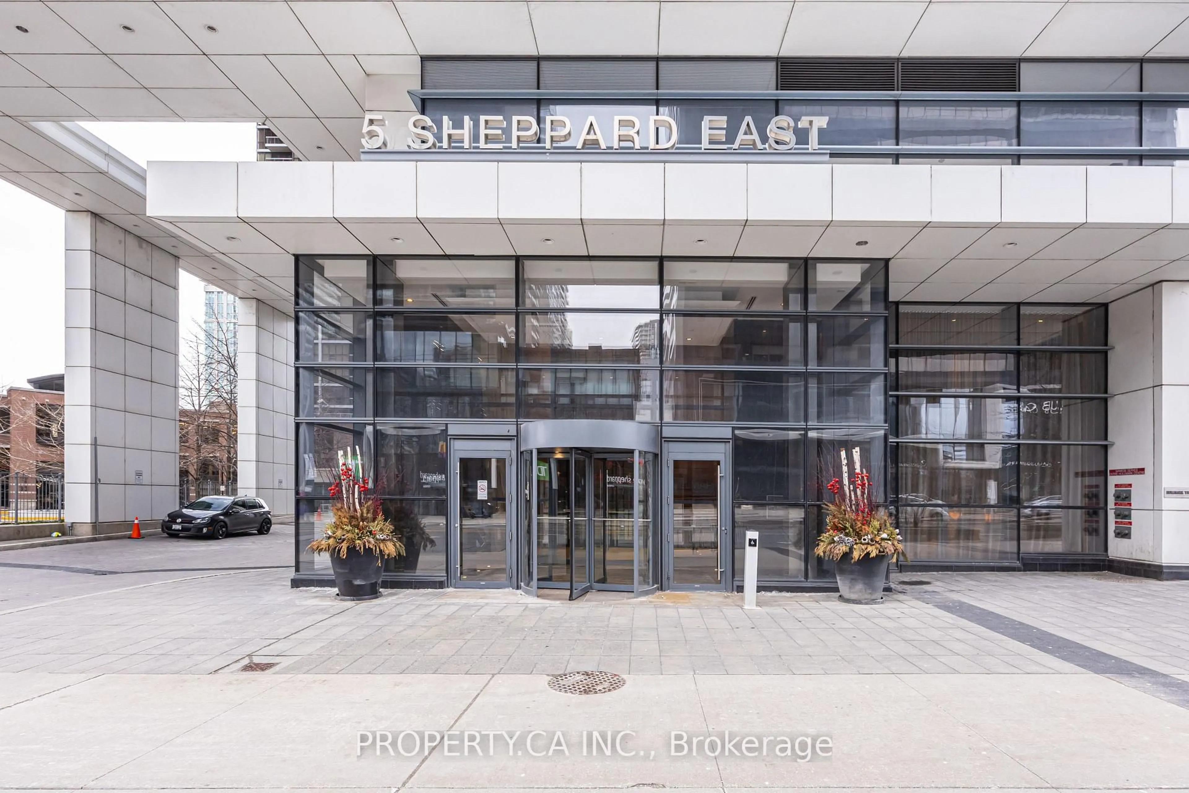 Indoor foyer for 5 Sheppard Ave #3817, Toronto Ontario M2N 0G4