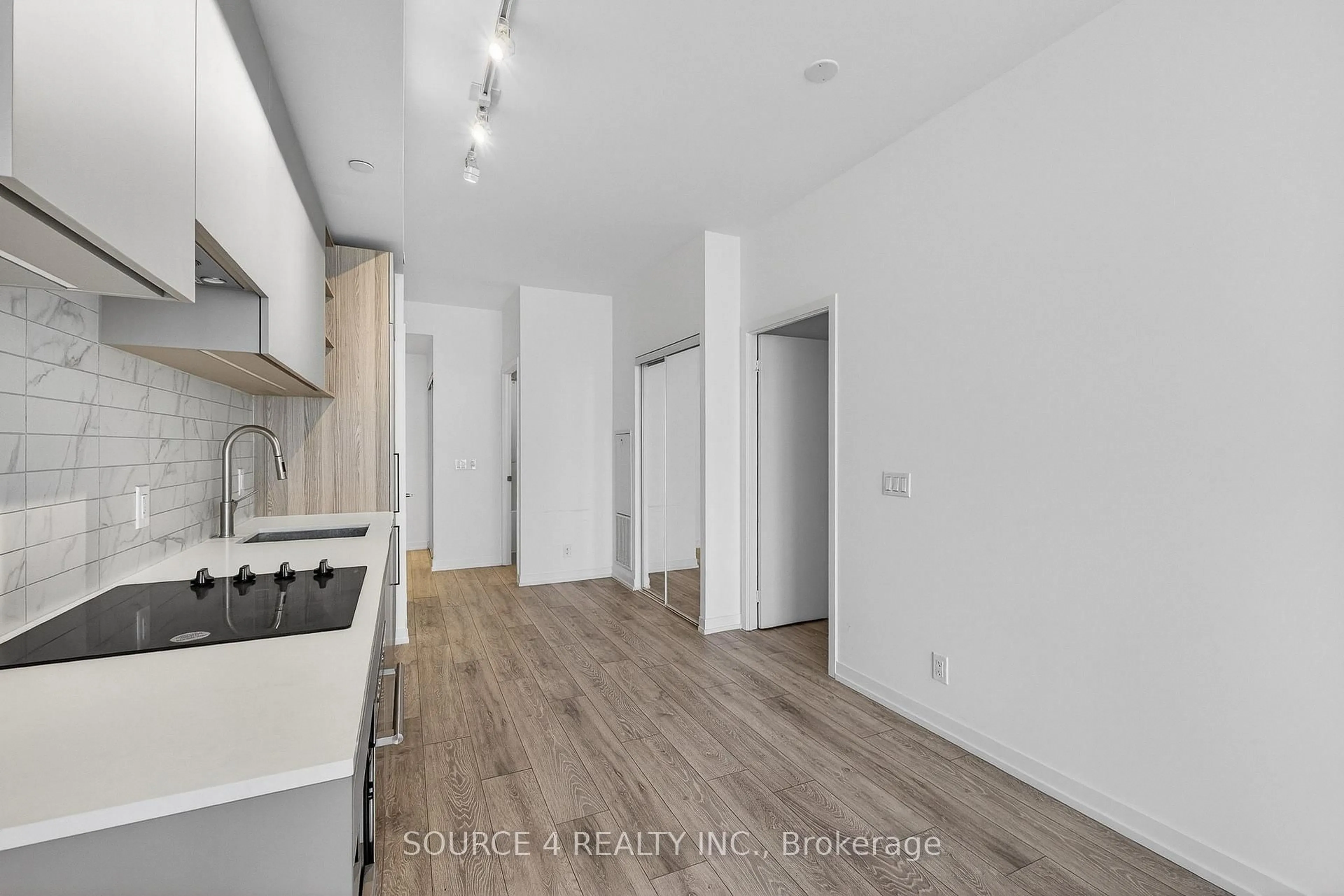 Standard kitchen, unknown for 55 Mercer St #4911, Toronto Ontario M5V 0W4