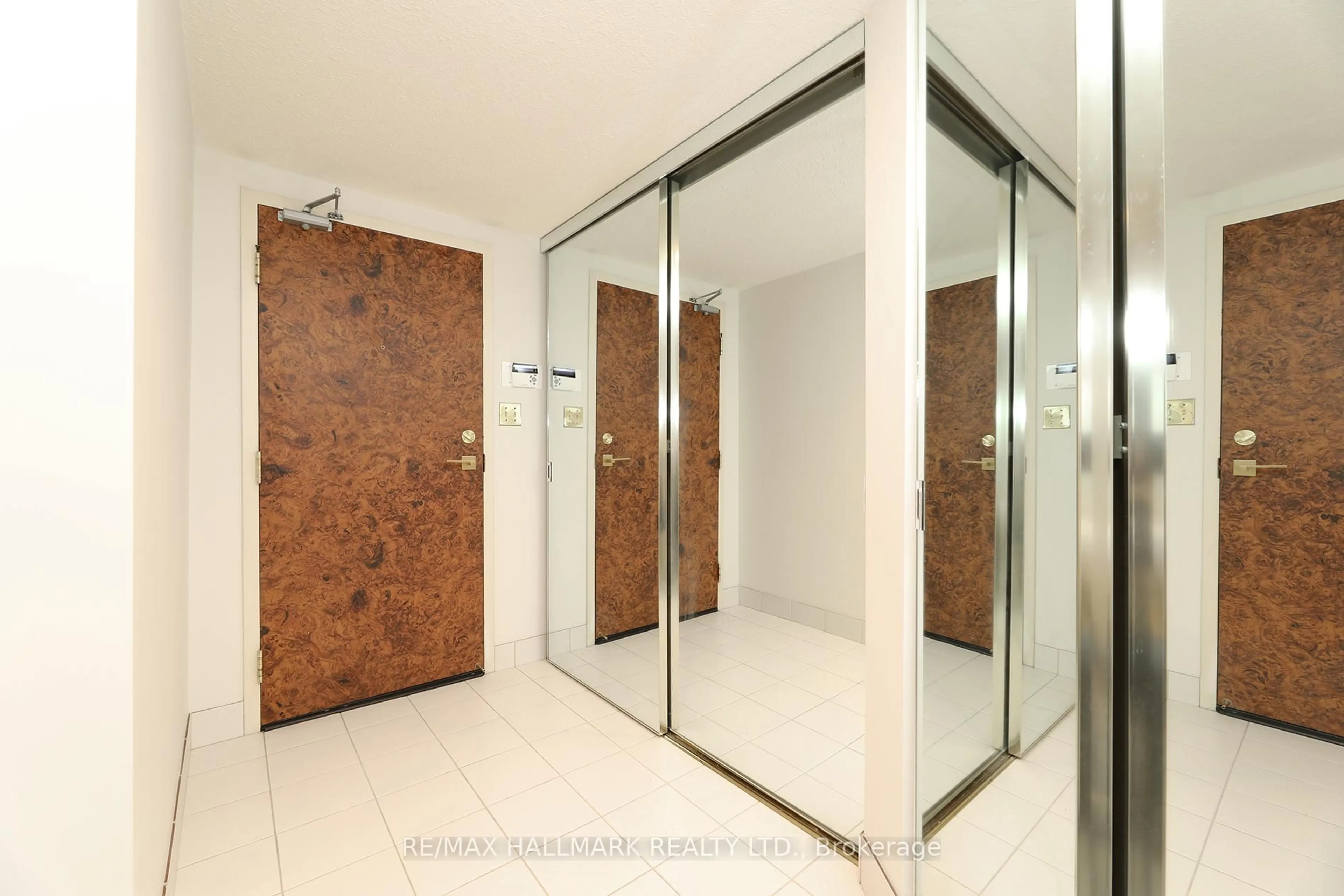 Unknown for 10 Kenneth Ave #1704, Toronto Ontario M2N 6K6