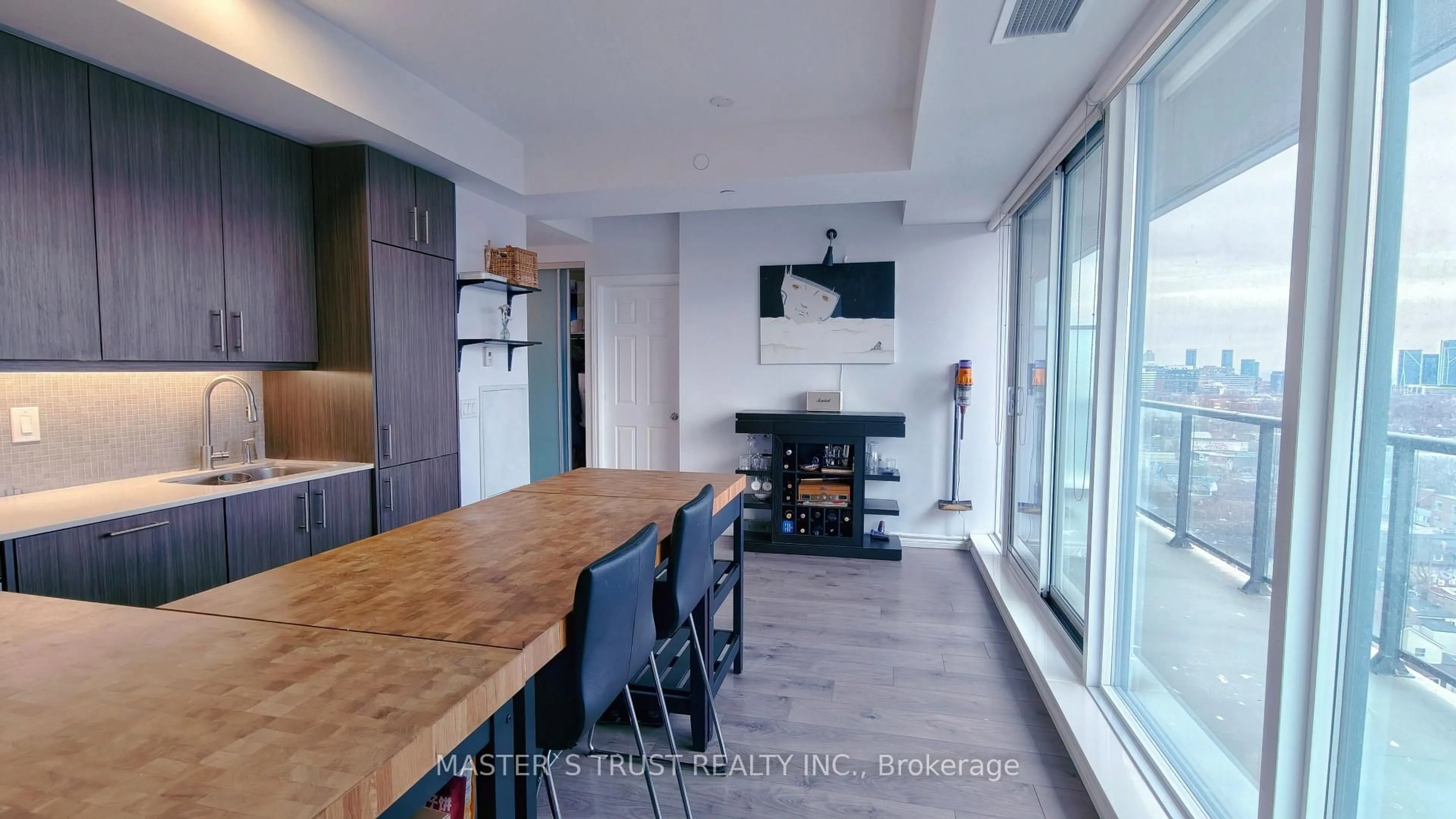 Open concept kitchen, unknown for 297 College St #1517, Toronto Ontario M5T 0C2