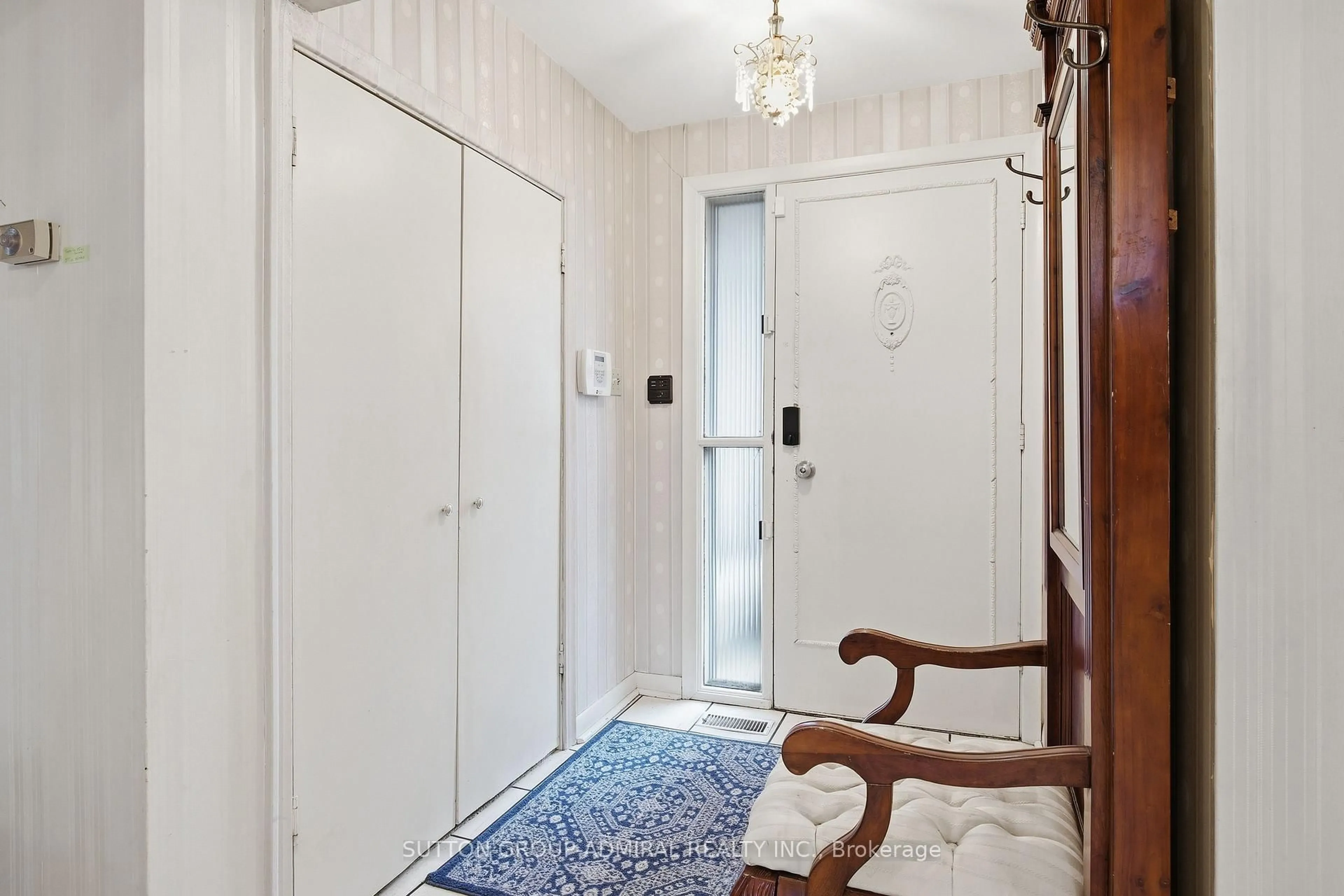 Indoor foyer for 48 Goddard St, Toronto Ontario M3H 5E1