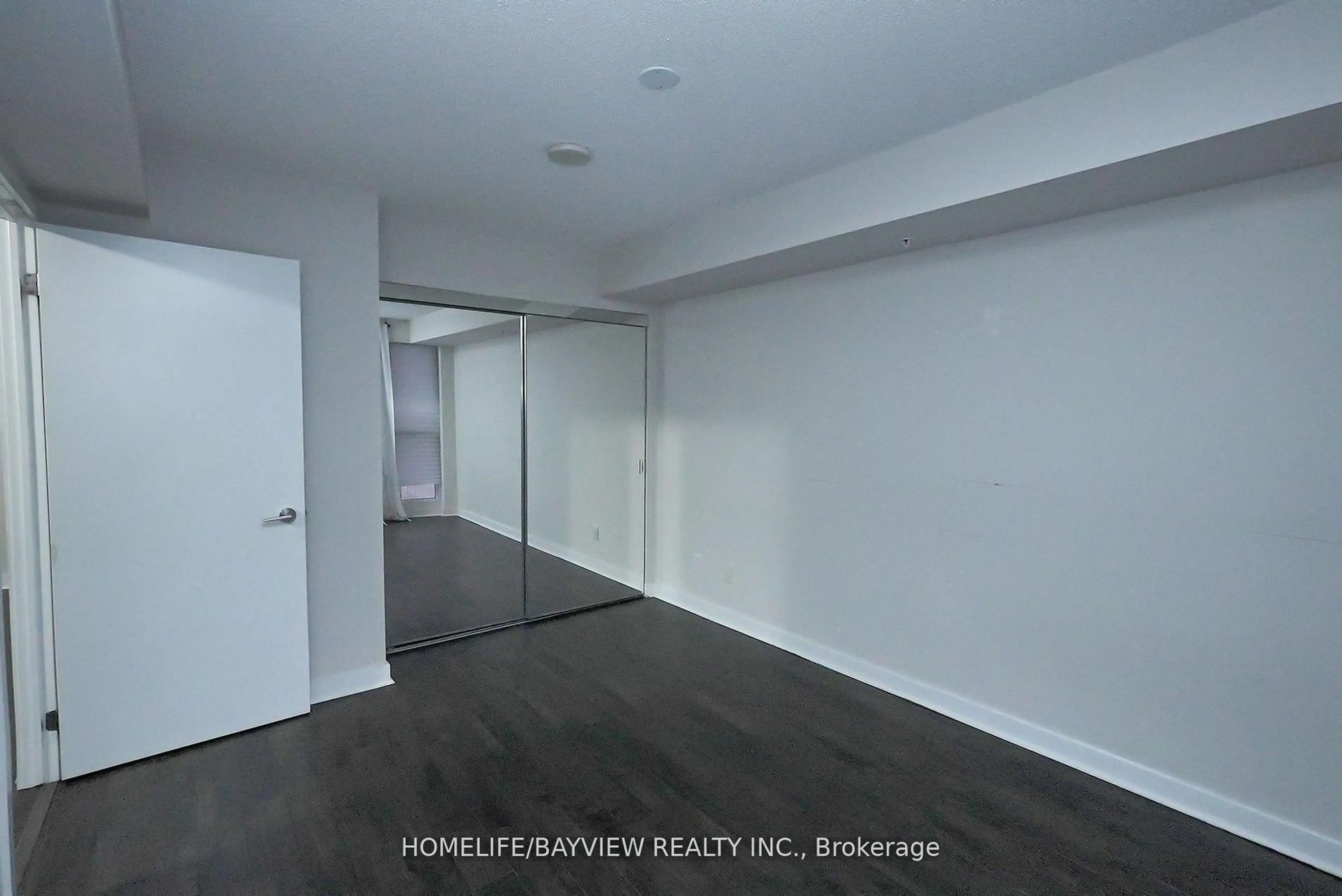 A pic of a room for 295 Adelaide St #316, Toronto Ontario M5V 1P7