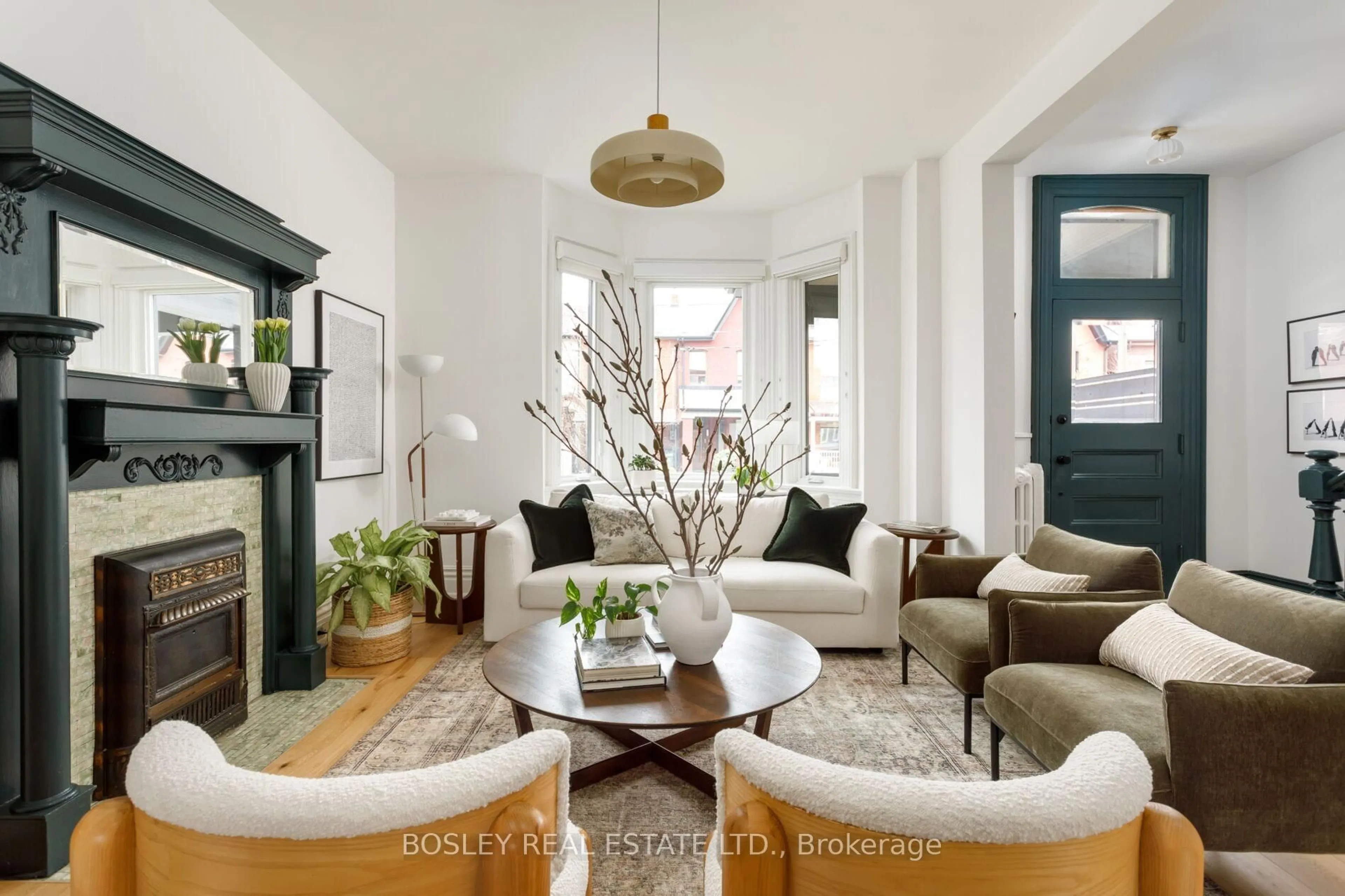 Living room with furniture, unknown for 127 Lisgar St, Toronto Ontario M6J 3G4