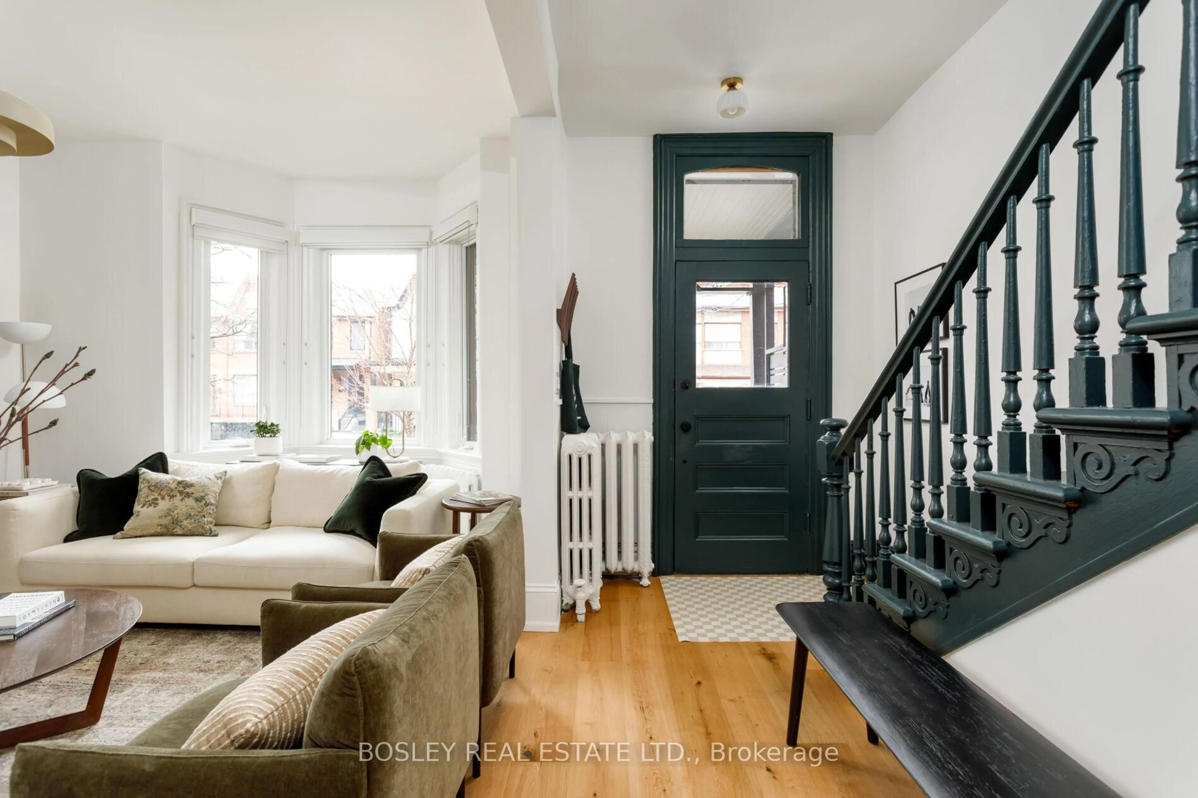 Indoor entryway for 127 Lisgar St, Toronto Ontario M6J 3G4