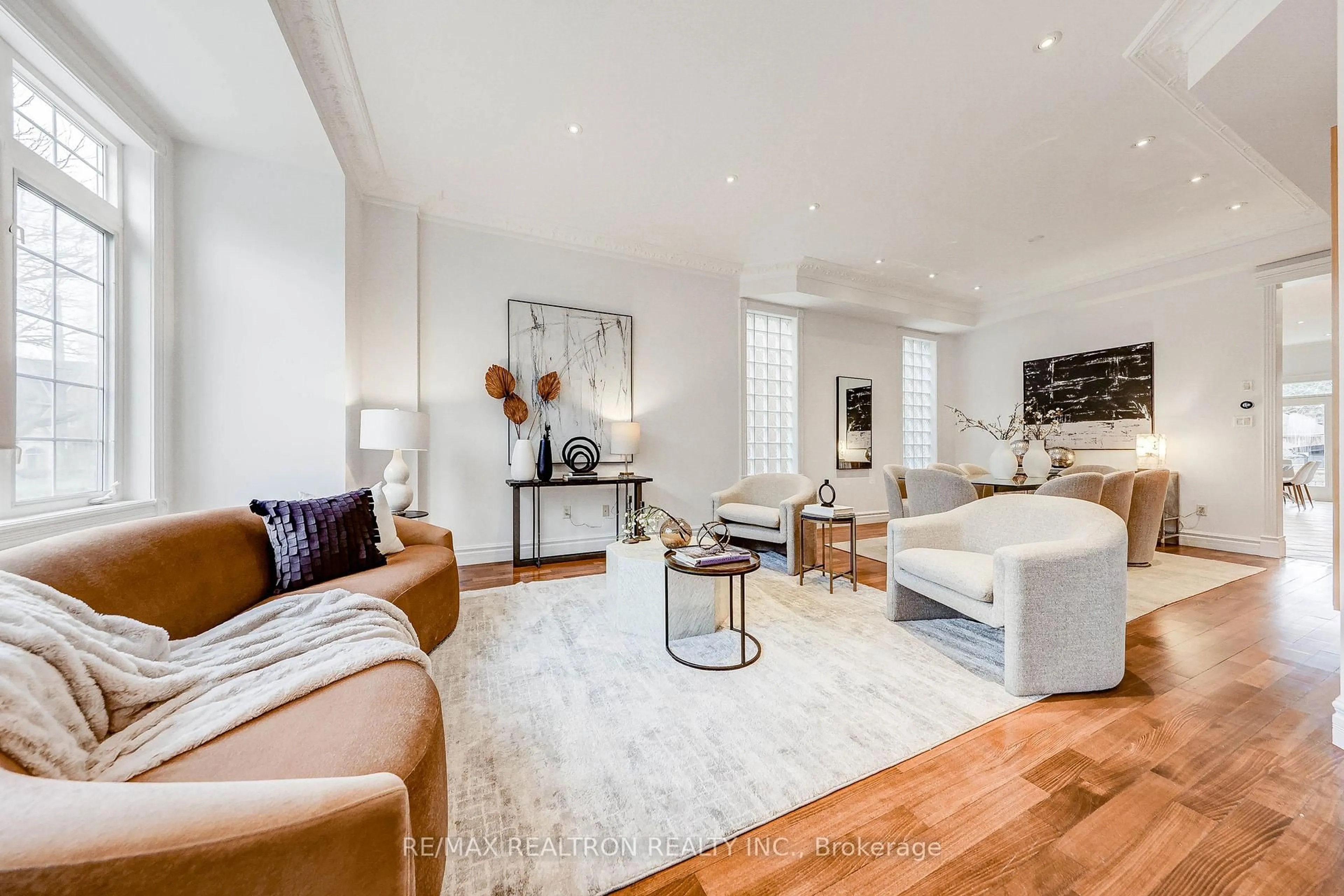 Living room with furniture, unknown for 47 Haddington Ave, Toronto Ontario M5M 2N8