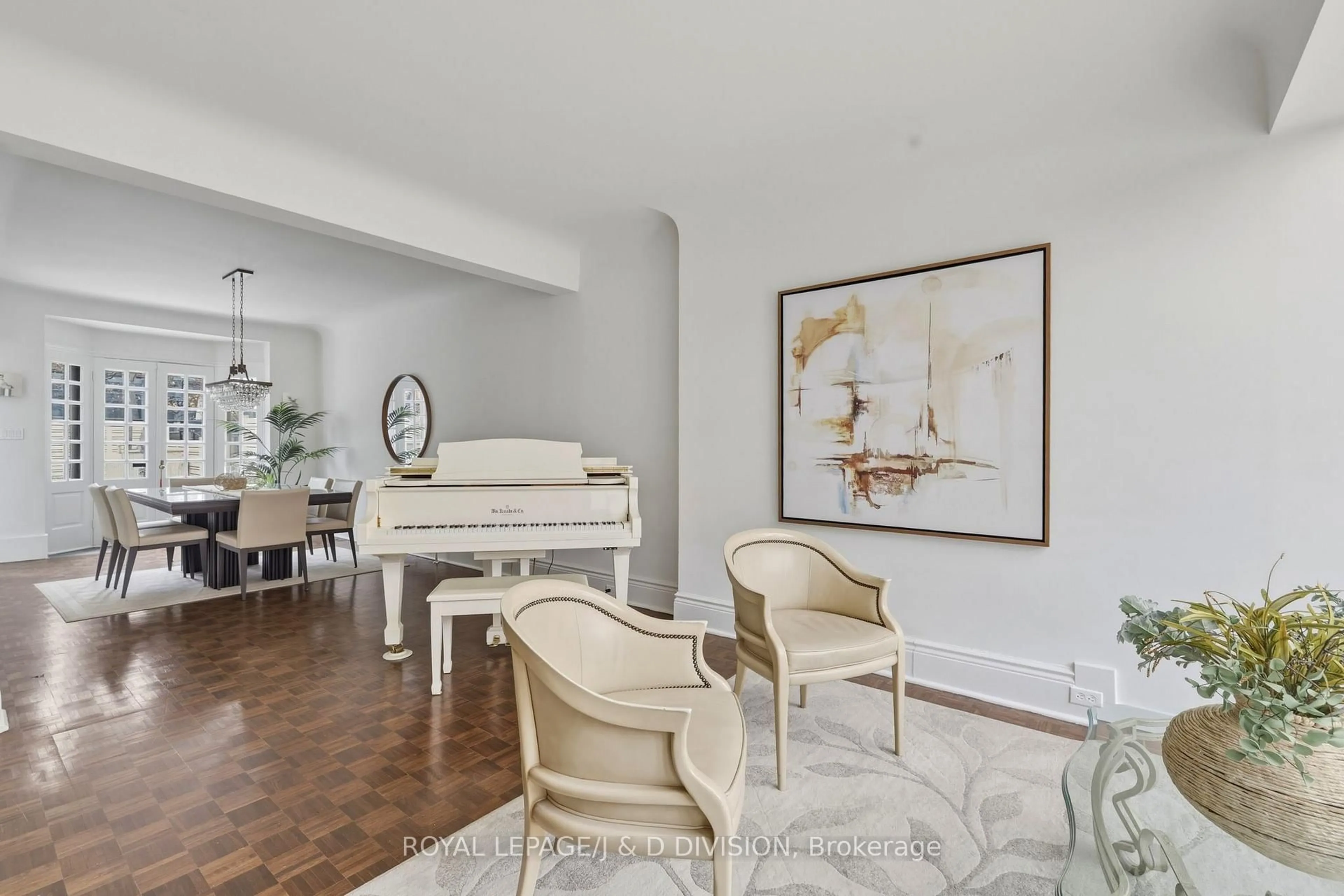 Living room with furniture, unknown for 18 Tranby Ave, Toronto Ontario M5R 1N5