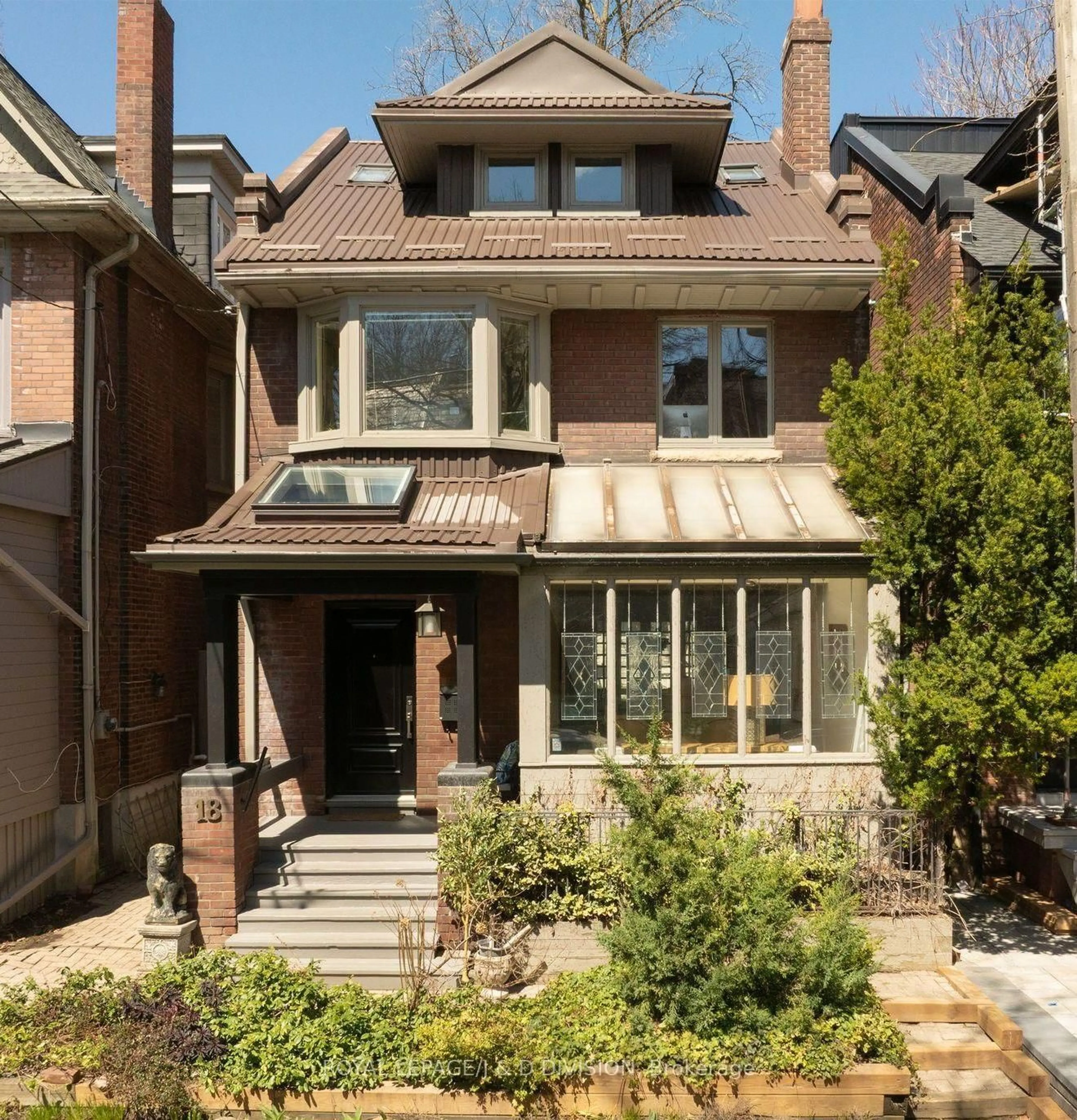 Home with brick exterior material, street for 18 Tranby Ave, Toronto Ontario M5R 1N5