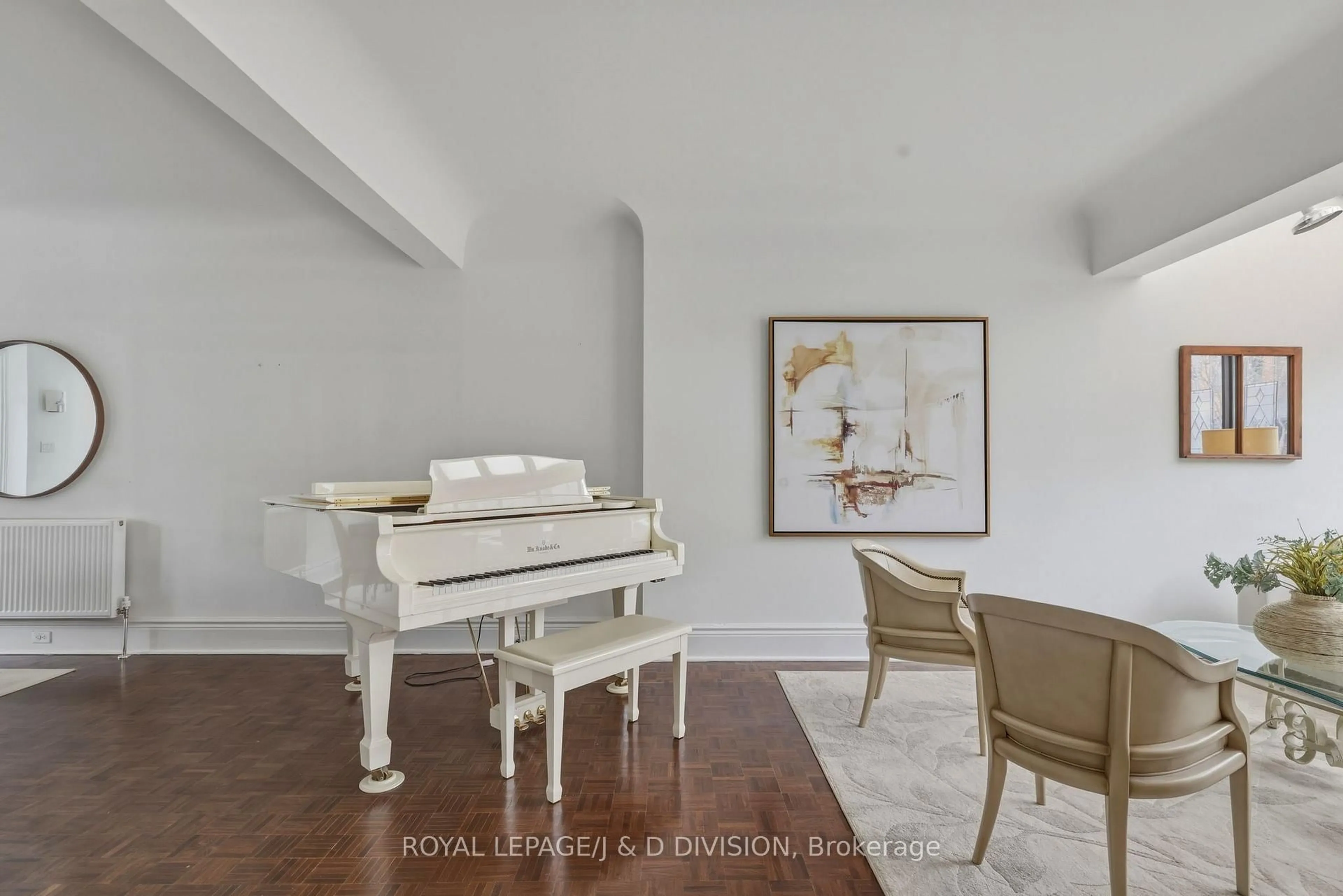 Unknown for 18 Tranby Ave, Toronto Ontario M5R 1N5