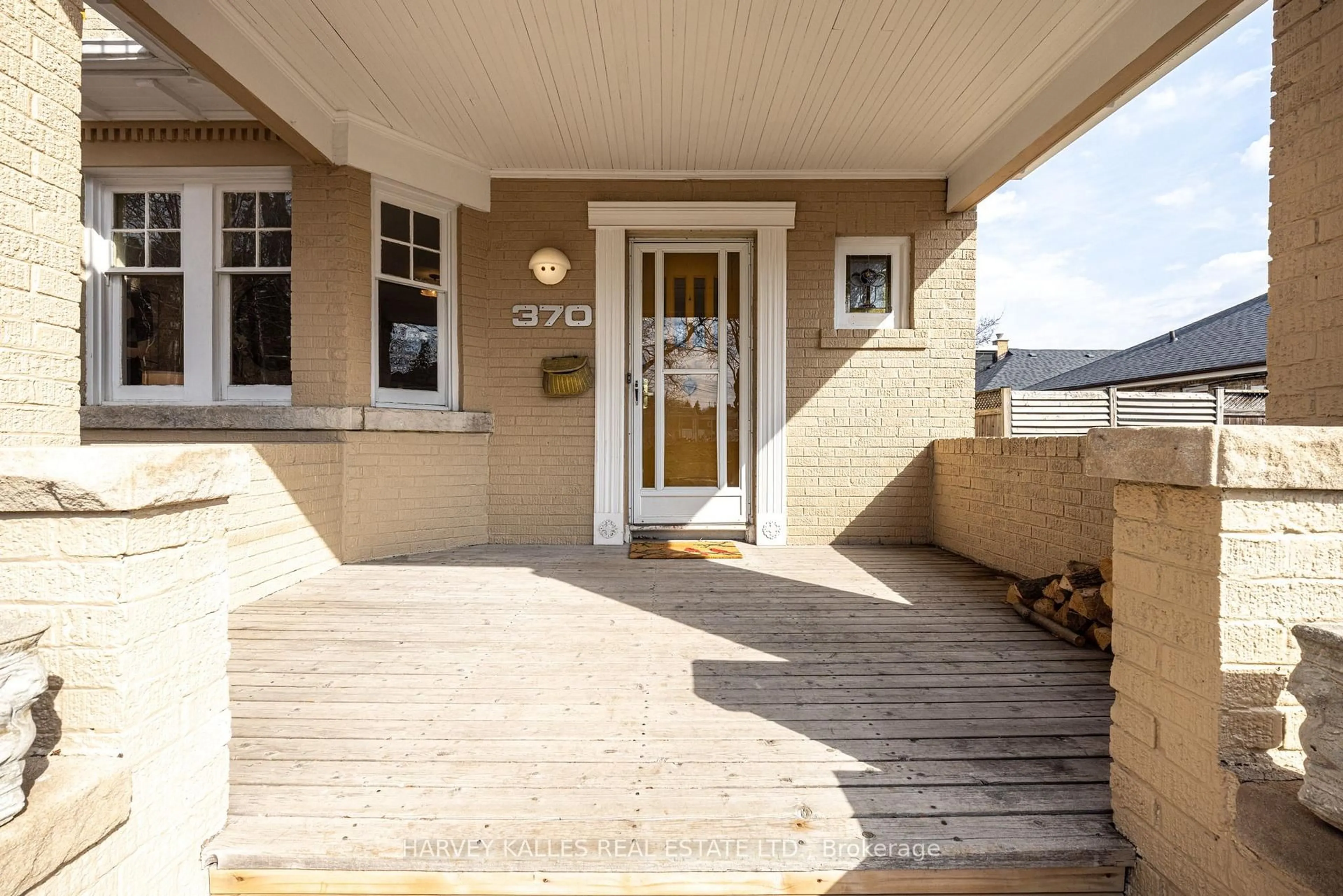 Unknown for 370 St Clements Ave, Toronto Ontario M5N 1M1