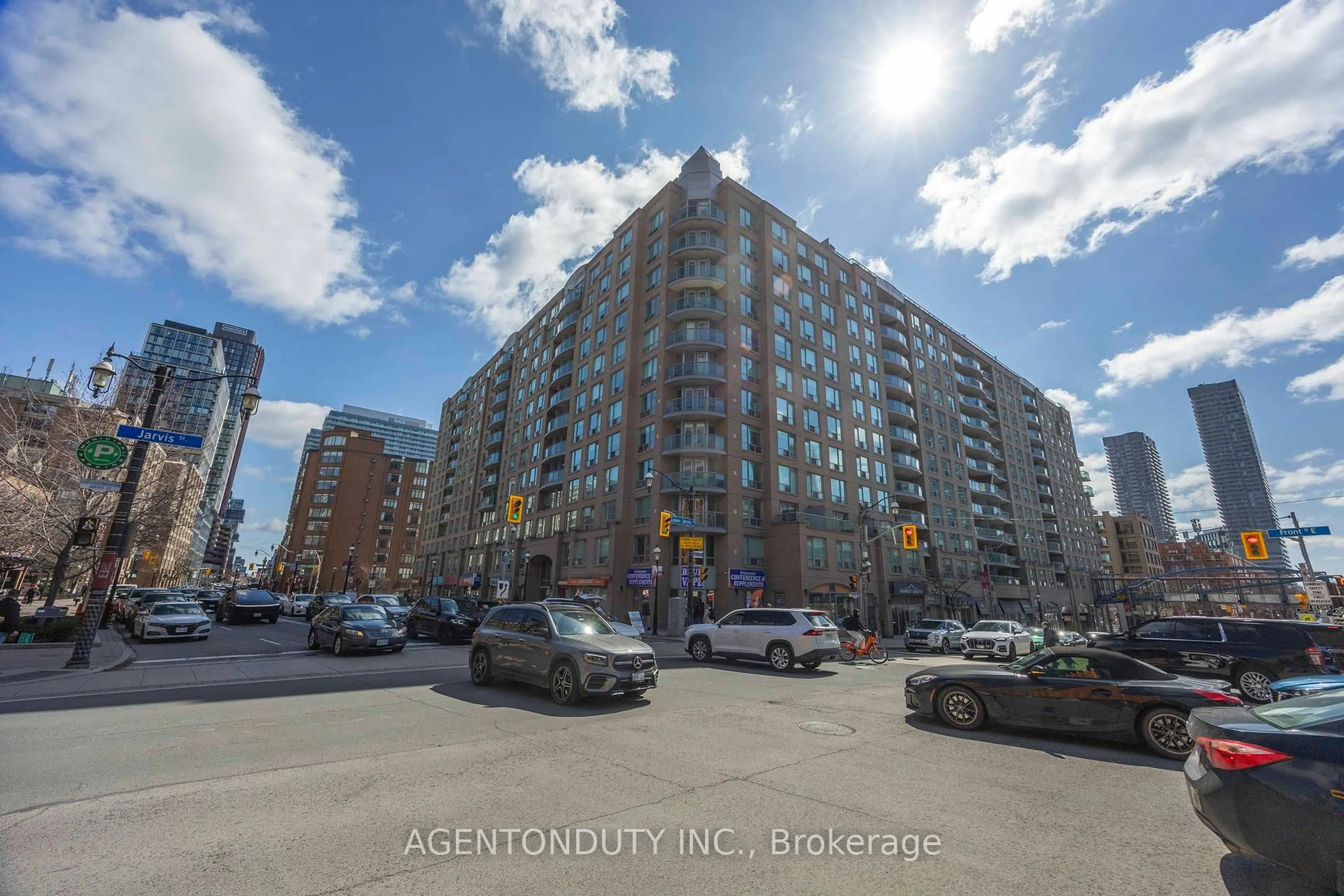 Blurry image for 109 Front St #516, Toronto Ontario M5A 4P7