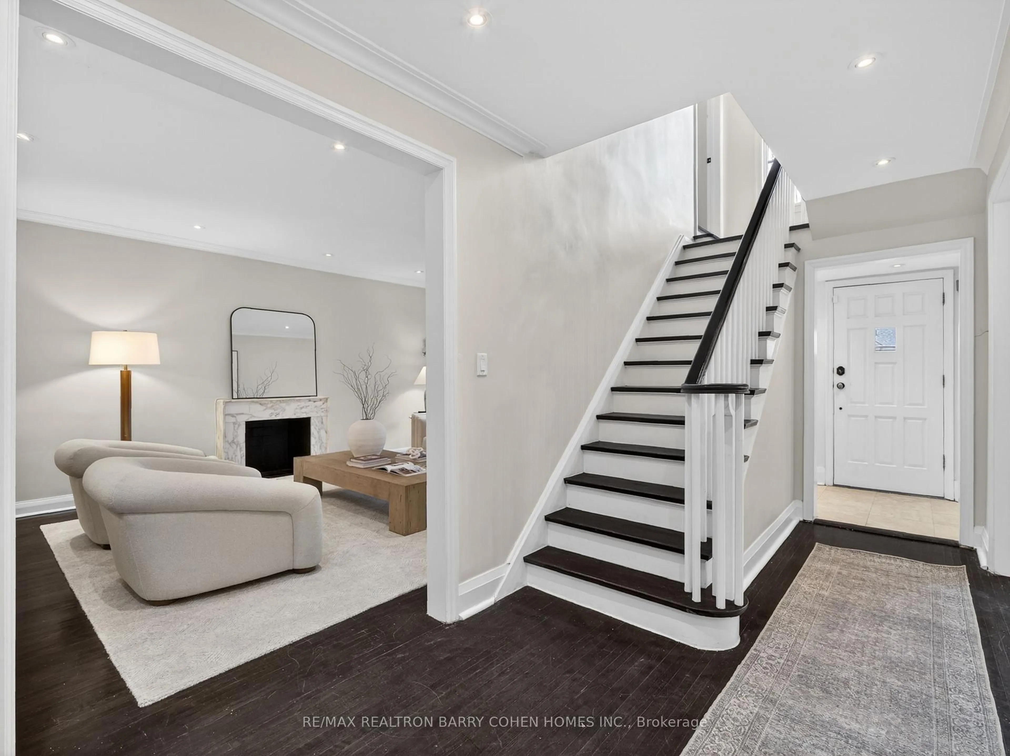 Stairs for 612 Vesta Dr, Toronto Ontario M5N 1H9