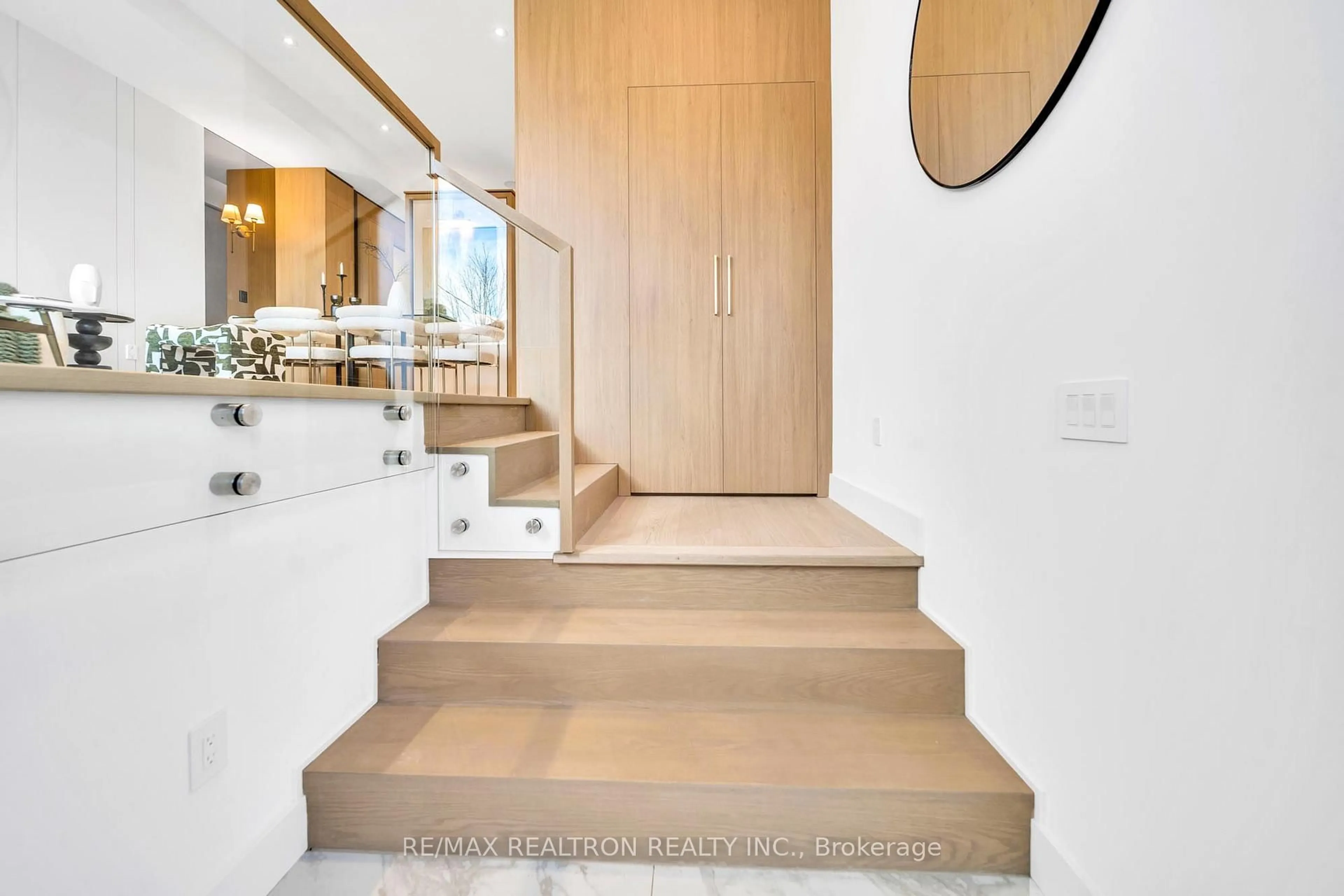 Unknown for 315 Arlington Ave, Toronto Ontario M6C 2Z8