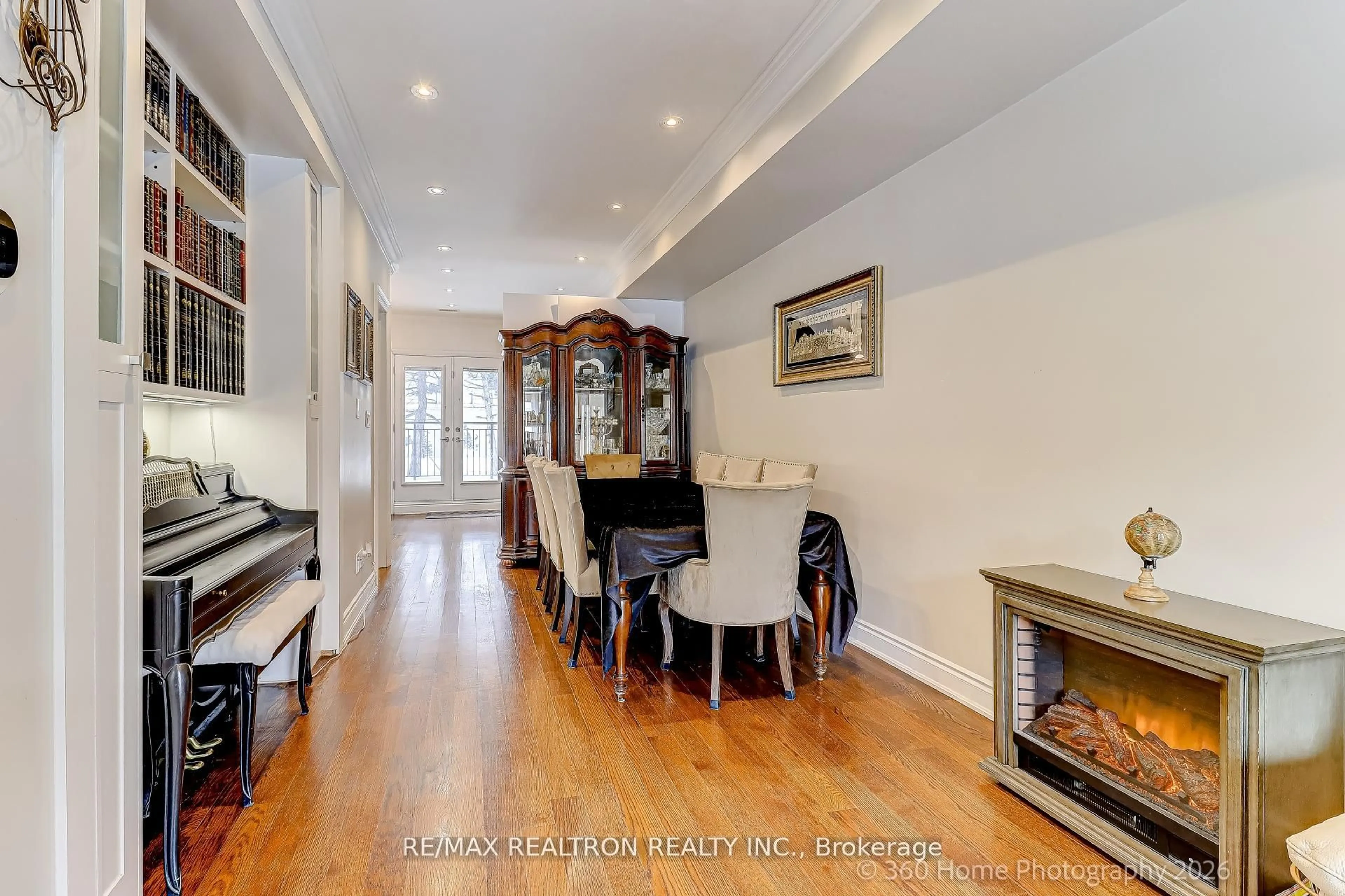 Dining room, wood/laminate floor for 7 Stadacona Dr, Toronto Ontario M6A 1Y5