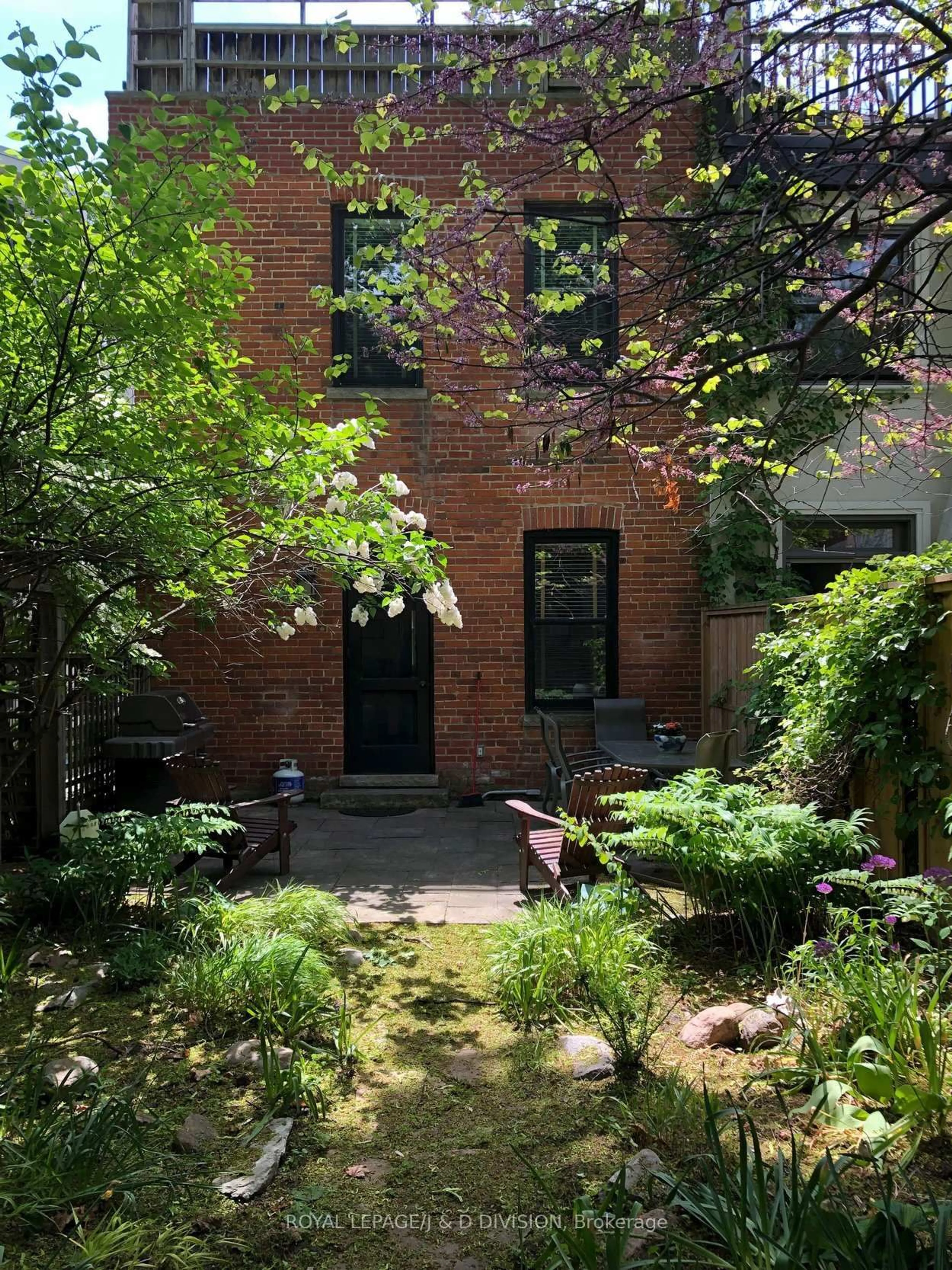 Home with brick exterior material, street for 204 Cottingham St, Toronto Ontario M4V 1C5