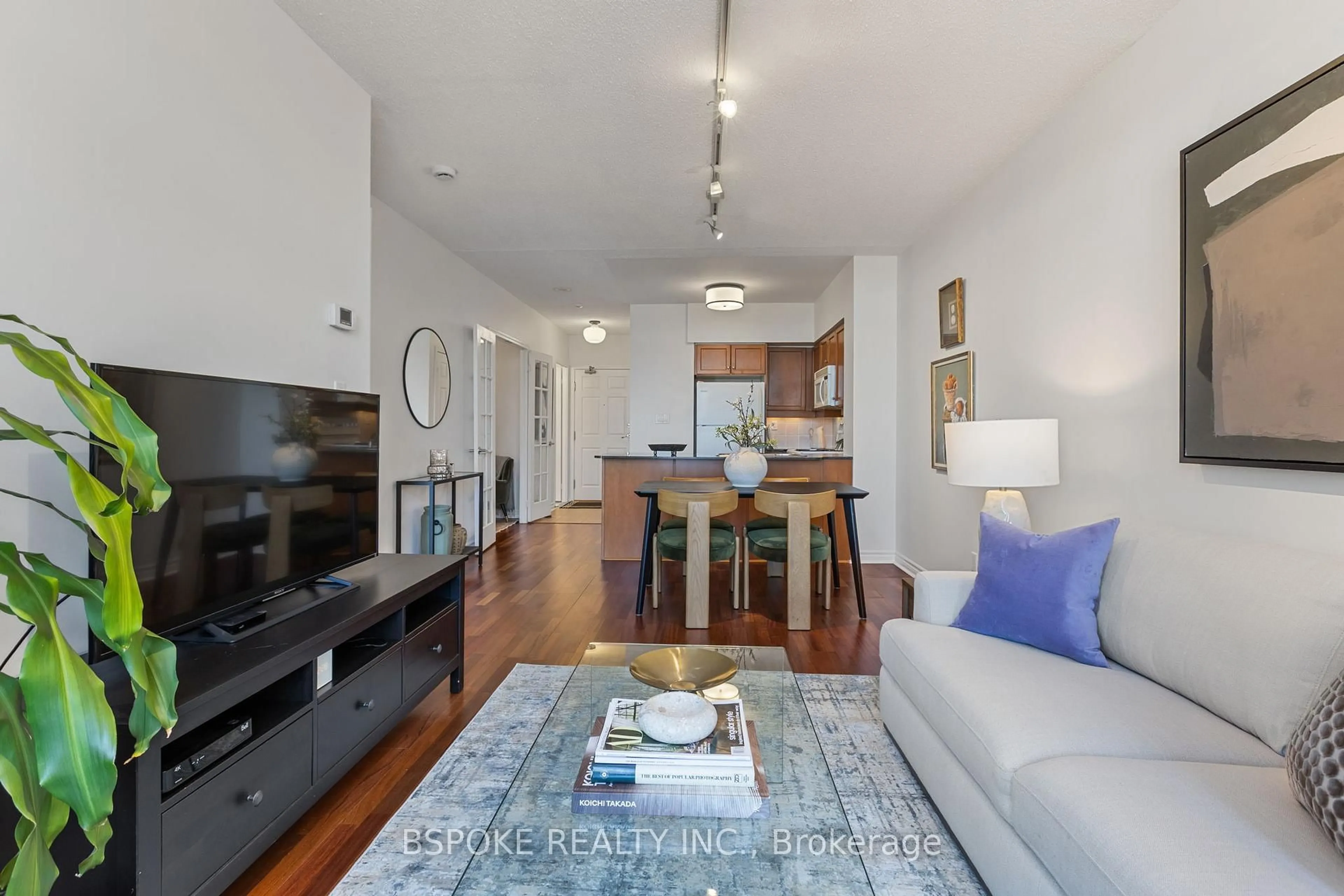 Living room with furniture, unknown for 19 Barberry Pl #804, Toronto Ontario M2K 3E3