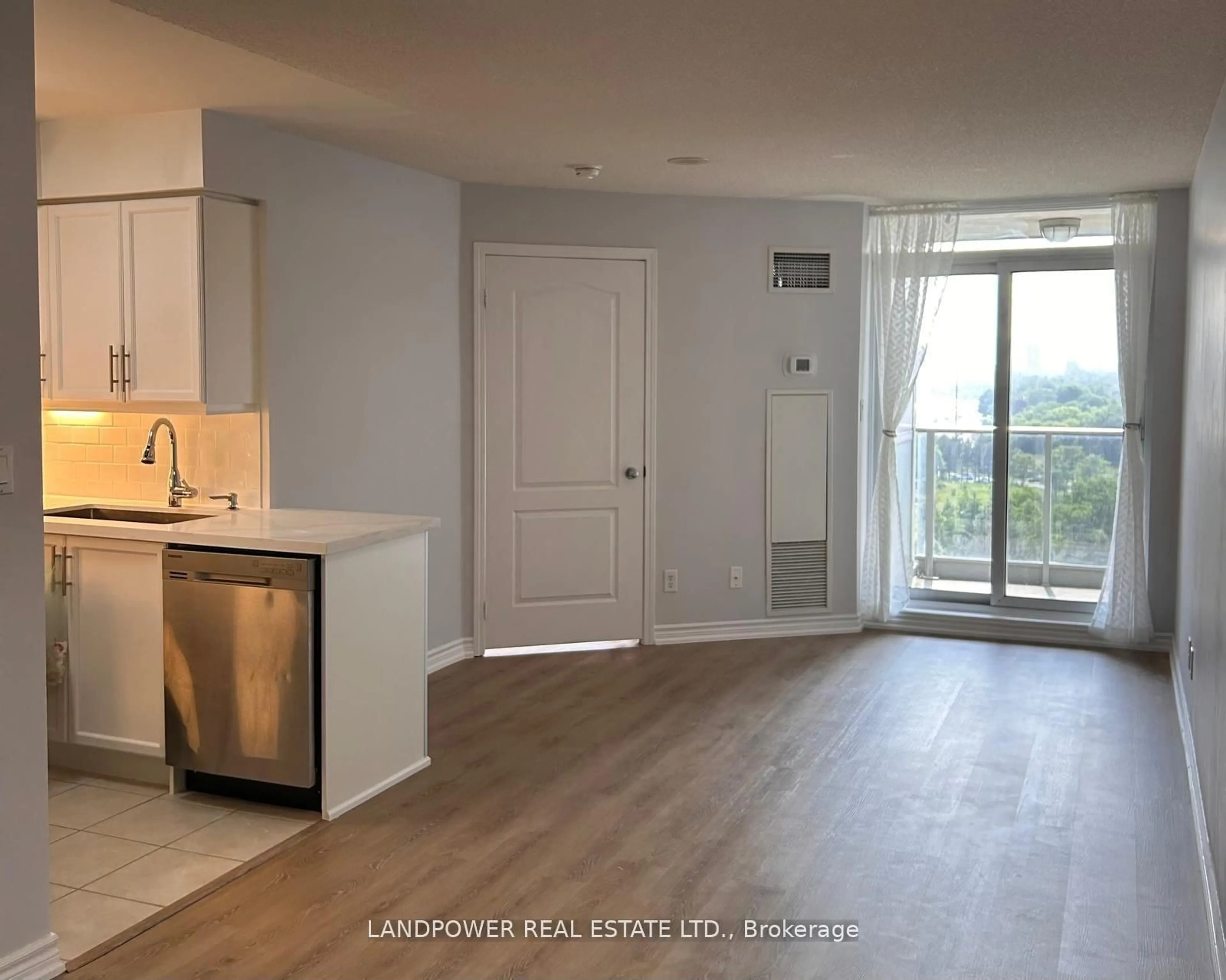 A pic of a room for 1 Rean Dr #713, Toronto Ontario M2K 3C1