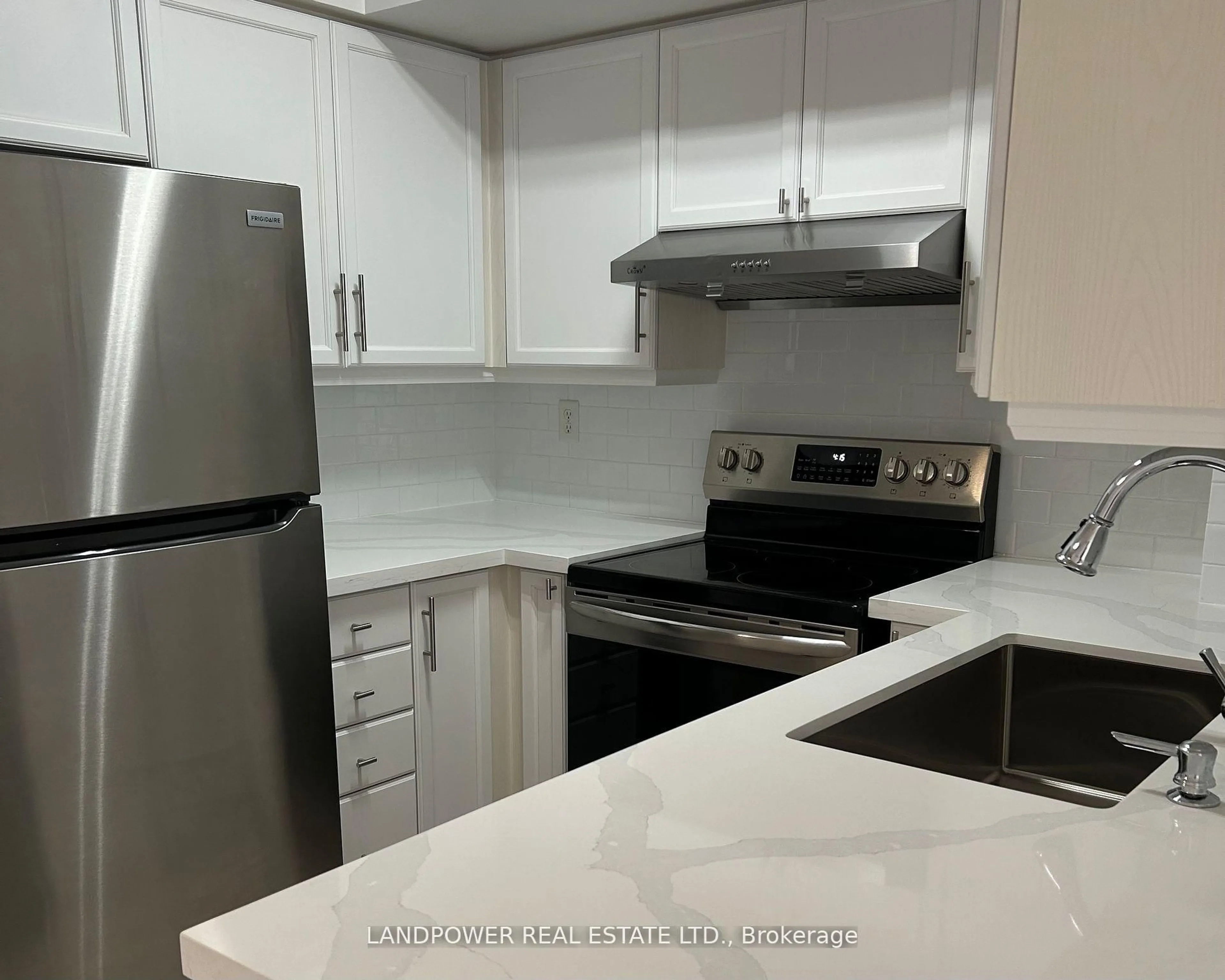 Standard kitchen, unknown for 1 Rean Dr #713, Toronto Ontario M2K 3C1