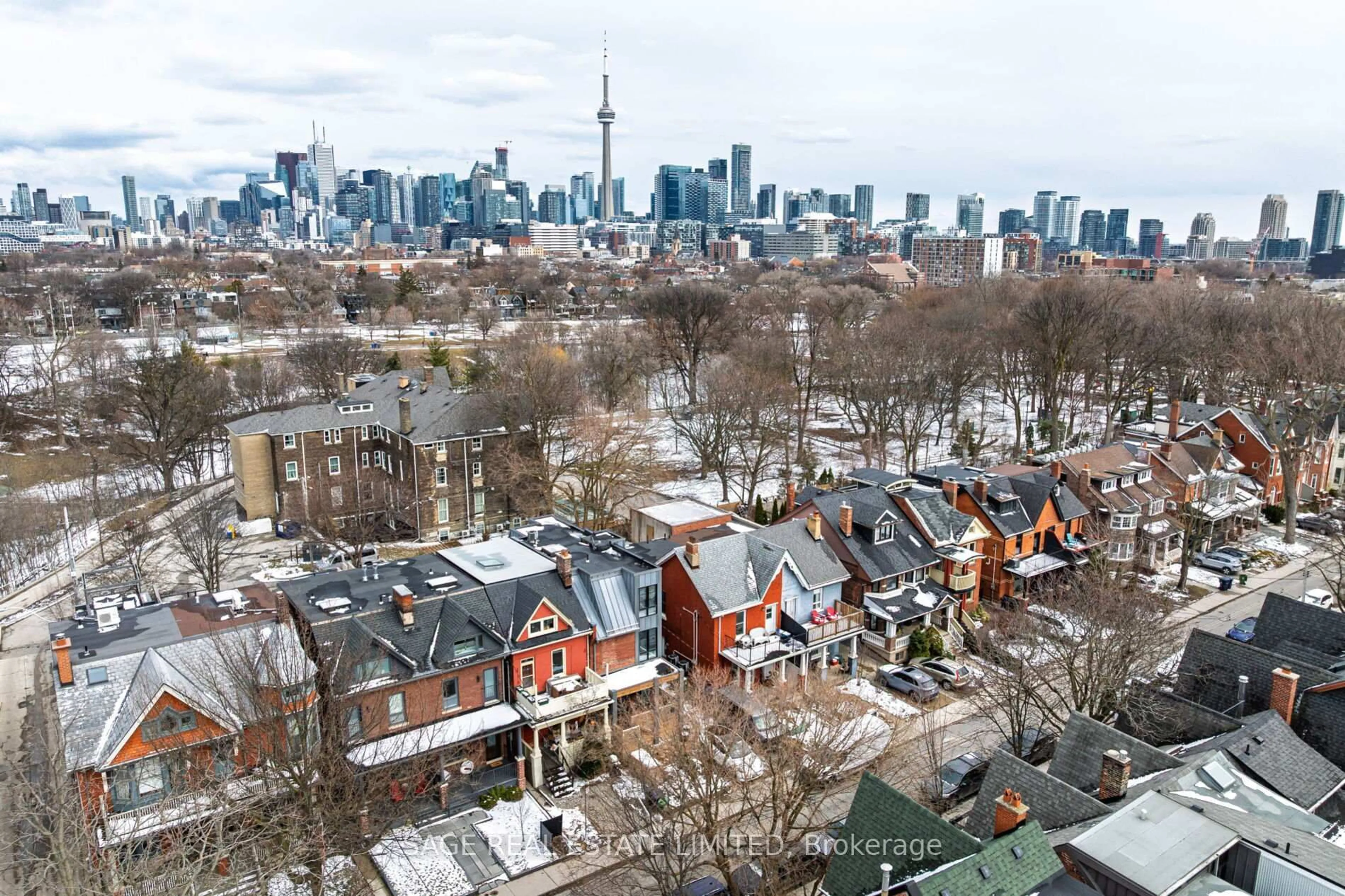 A pic from outside/outdoor area/front of a property/back of a property/a pic from drone, city buildings view from balcony for 221 Crawford St, Toronto Ontario M6J 2V5