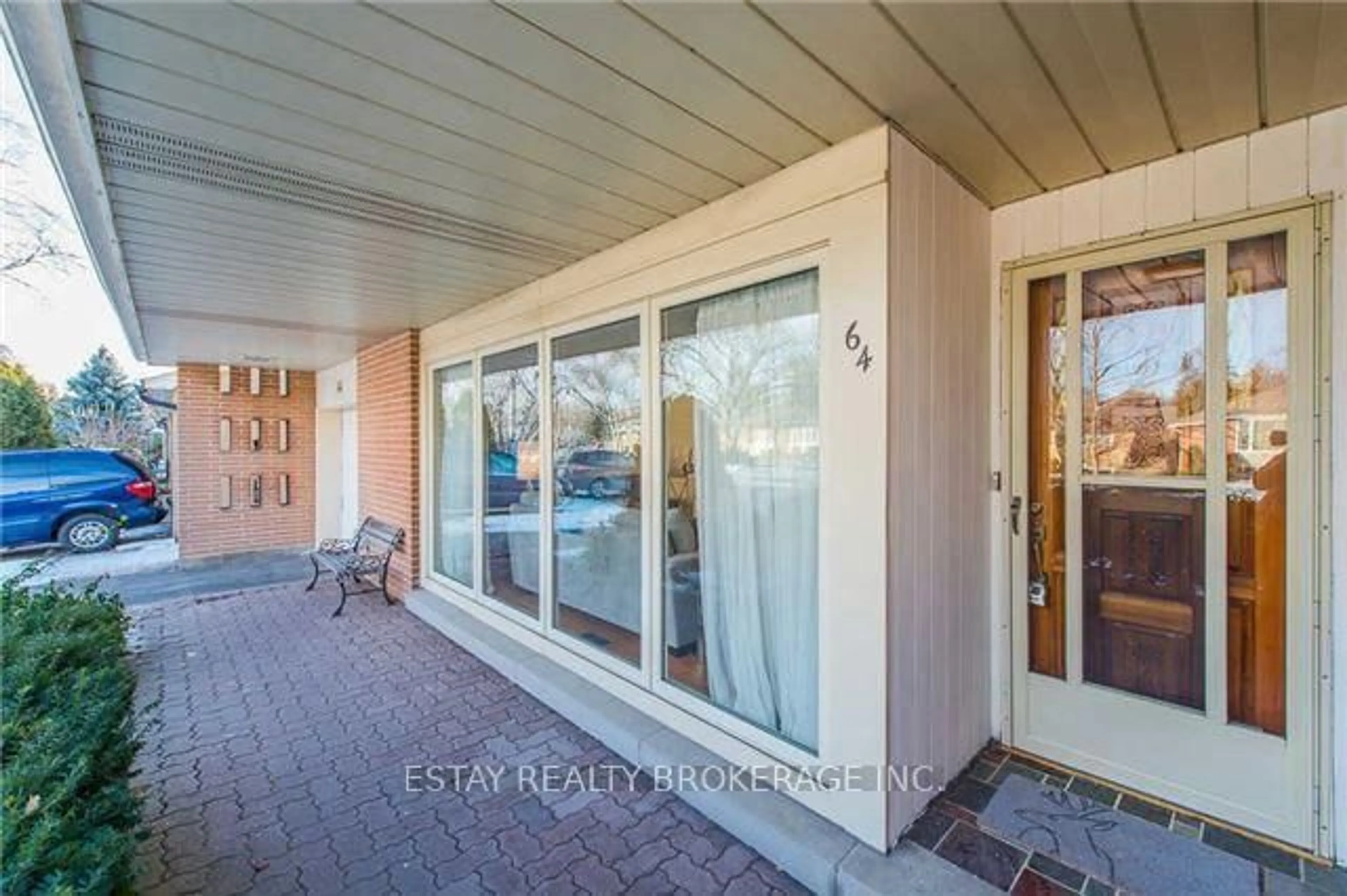 Indoor entryway for 64 Wallingford Rd, Toronto Ontario M3A 2T9