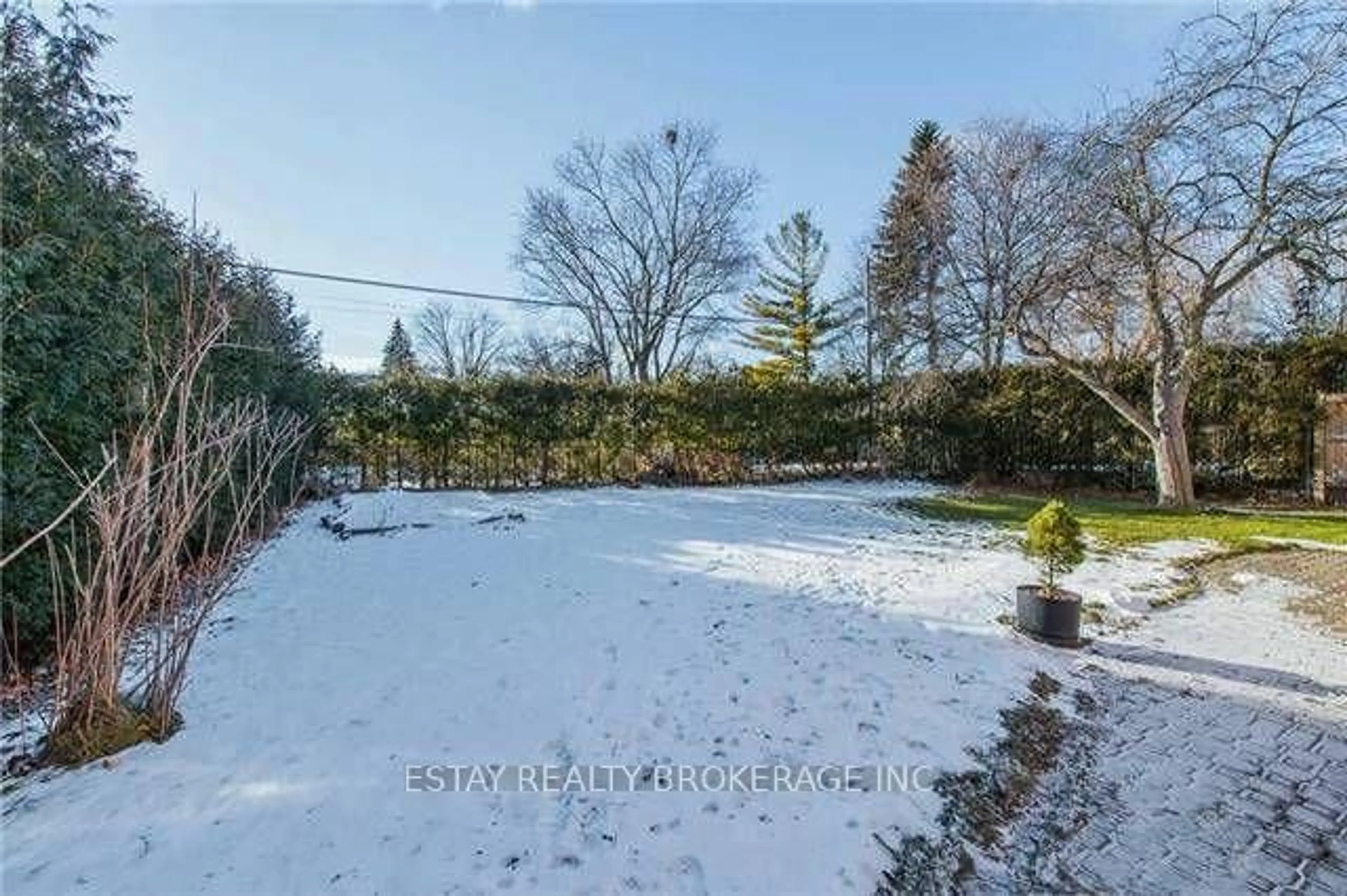 A pic from outside/outdoor area/front of a property/back of a property/a pic from drone, water/lake/river/ocean view for 64 Wallingford Rd, Toronto Ontario M3A 2T9