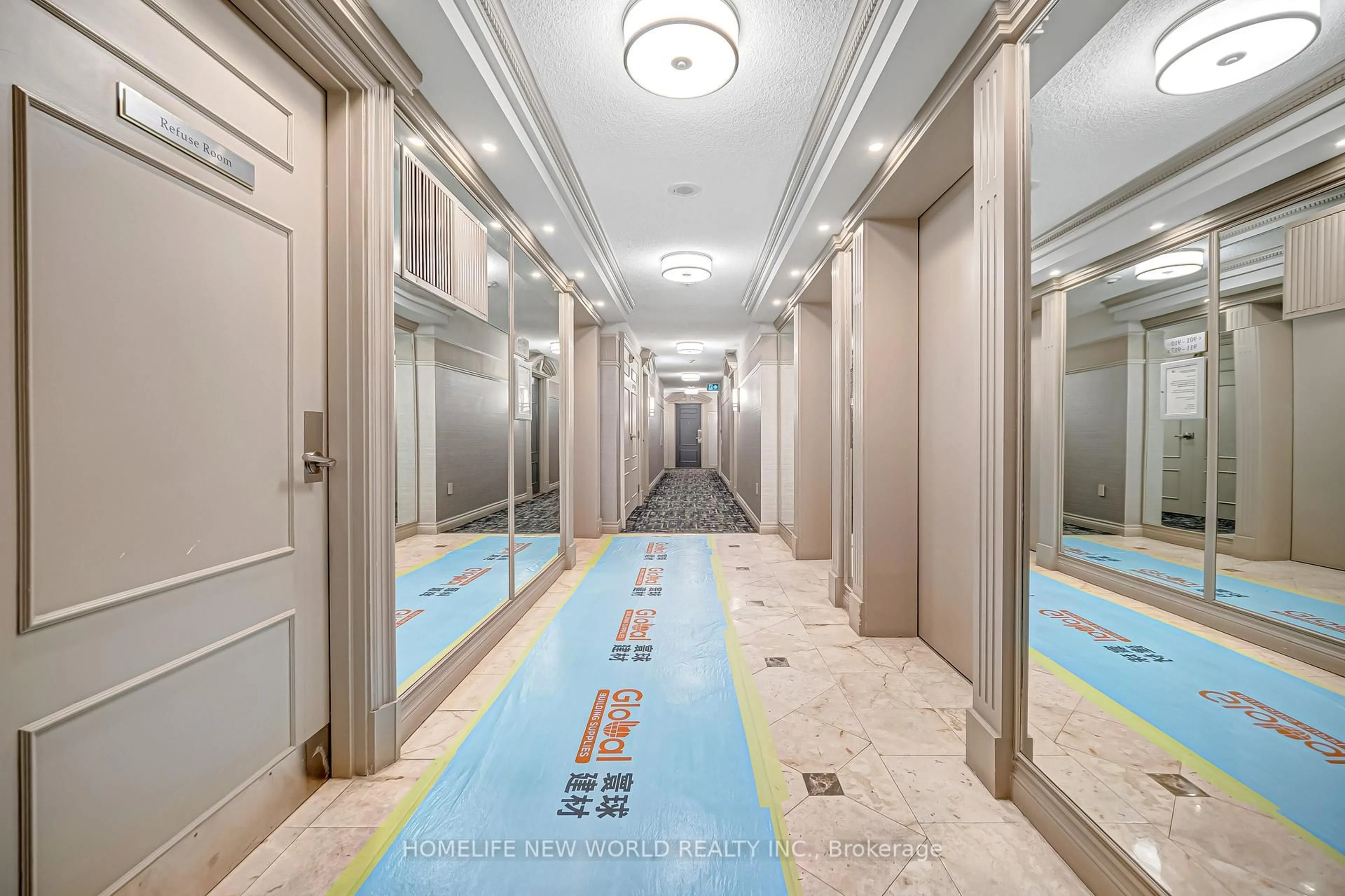 Indoor foyer for 88 Grandview Way #908, Toronto Ontario M2N 6V6