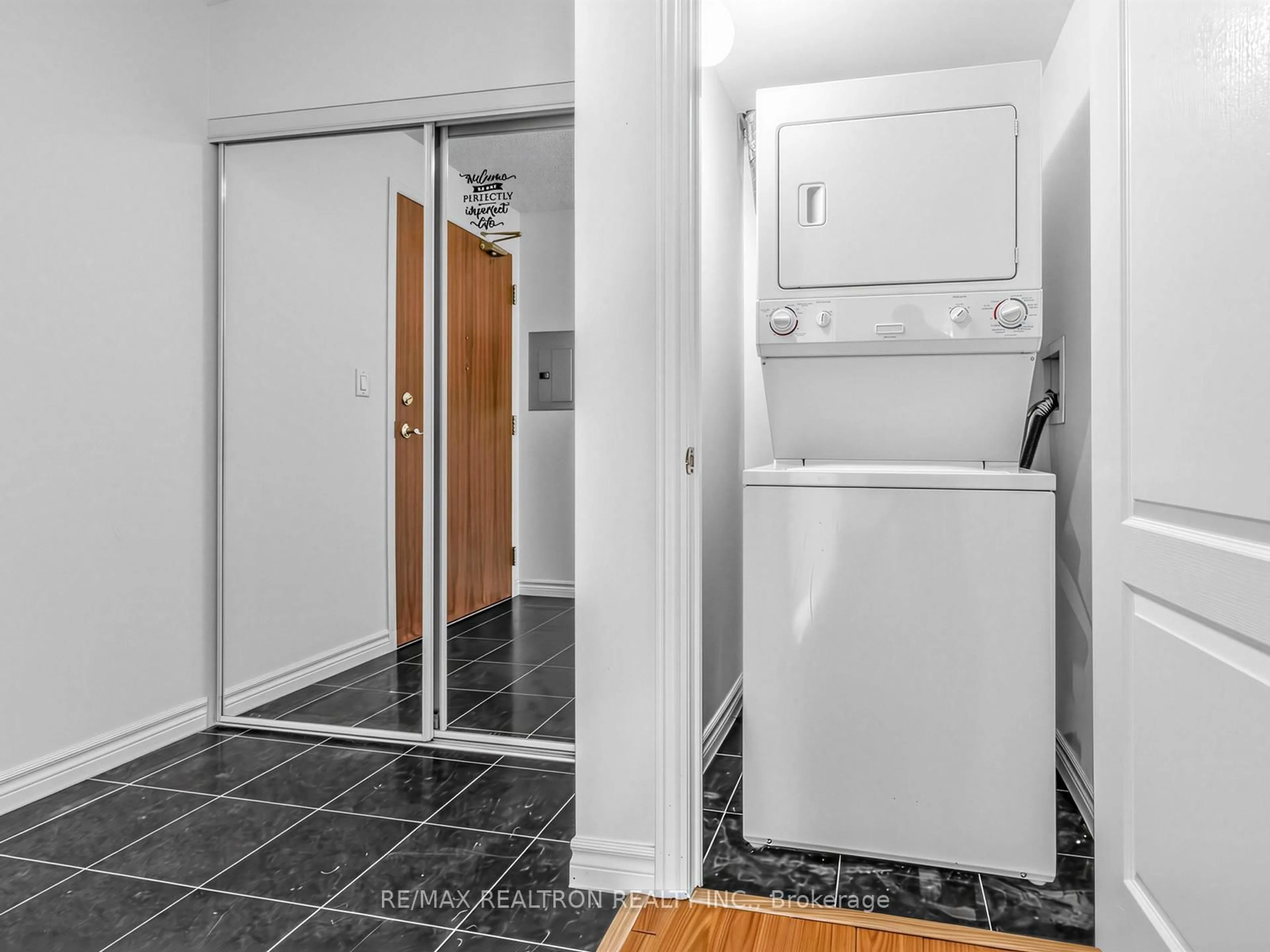 Laundry room for 3830 Bathurst St #512, Toronto Ontario M3H 6C5