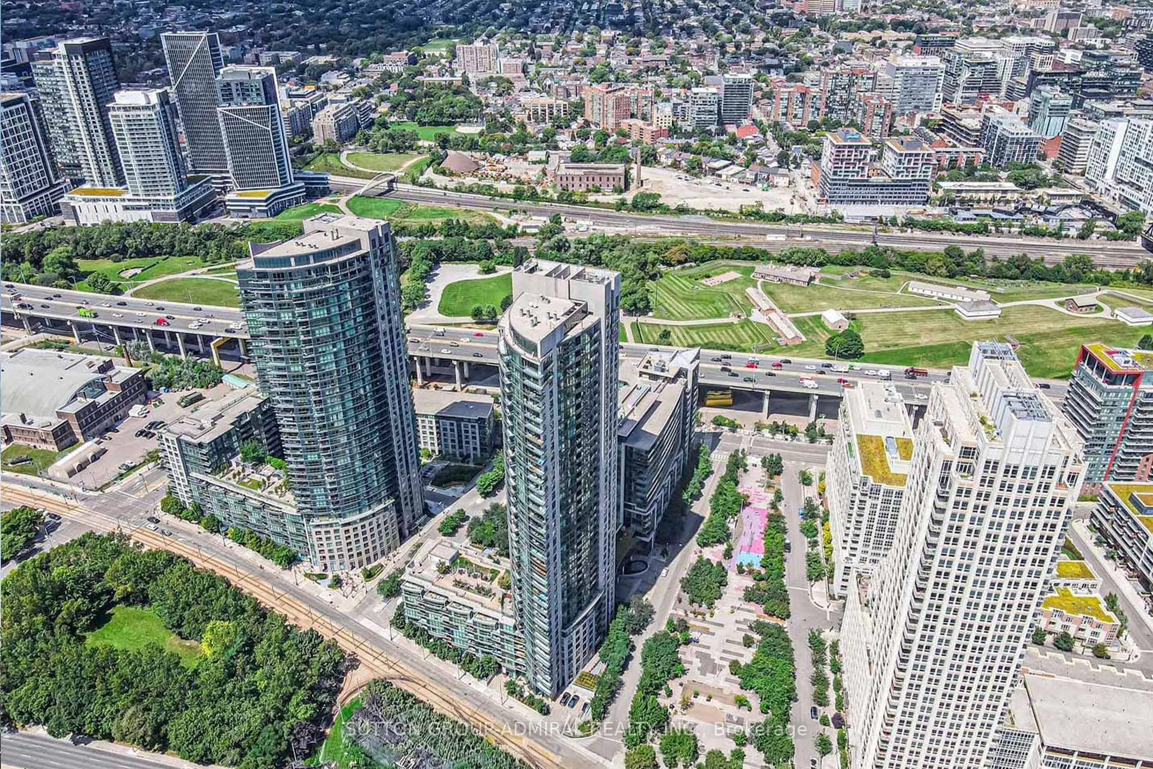A pic from outside/outdoor area/front of a property/back of a property/a pic from drone, city buildings view from balcony for 215 Fort York Blvd #2601, Toronto Ontario M5V 4A2