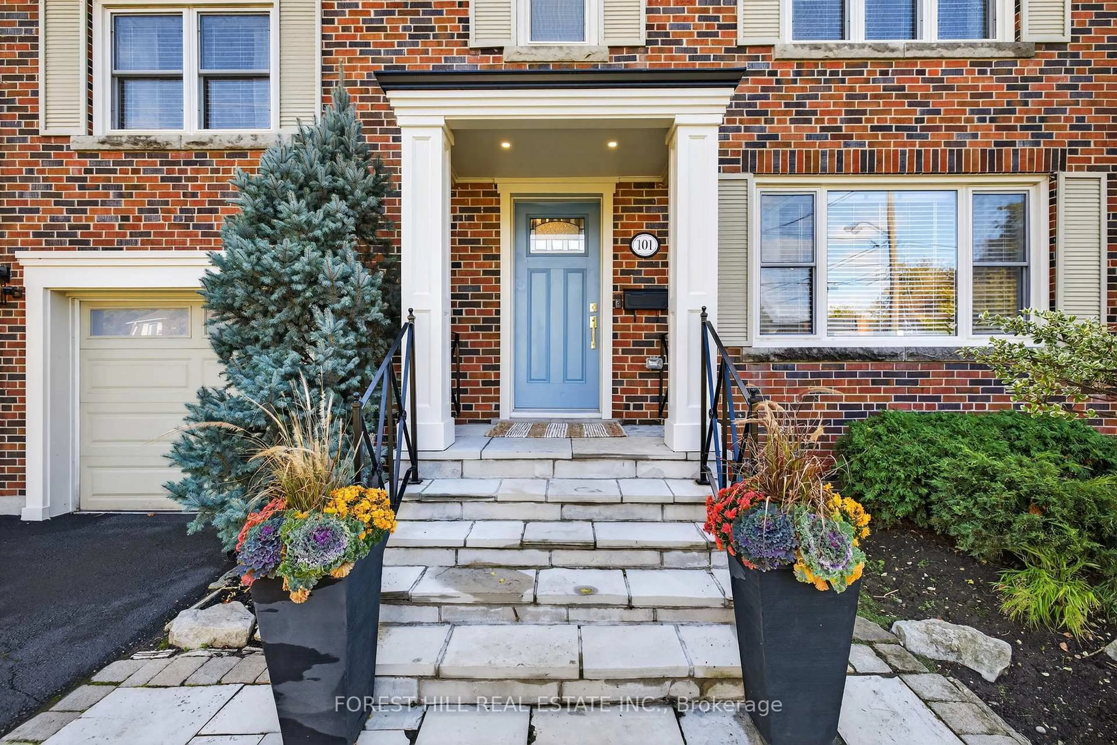 Indoor entryway for 101 Bombay Ave, Toronto Ontario M3H 1C1
