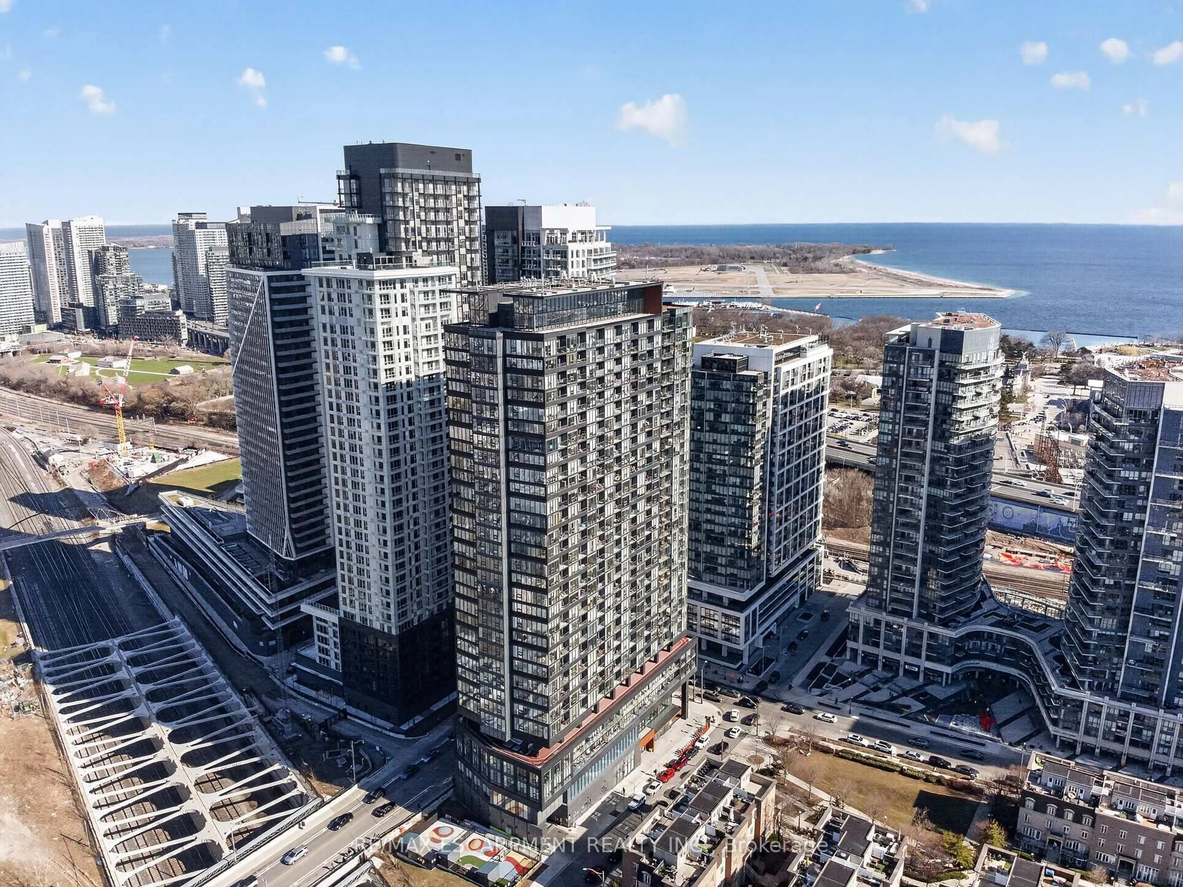 A pic from outside/outdoor area/front of a property/back of a property/a pic from drone, city buildings view from balcony for 19 Western Battery Rd #3108, Toronto Ontario M6K 0E3