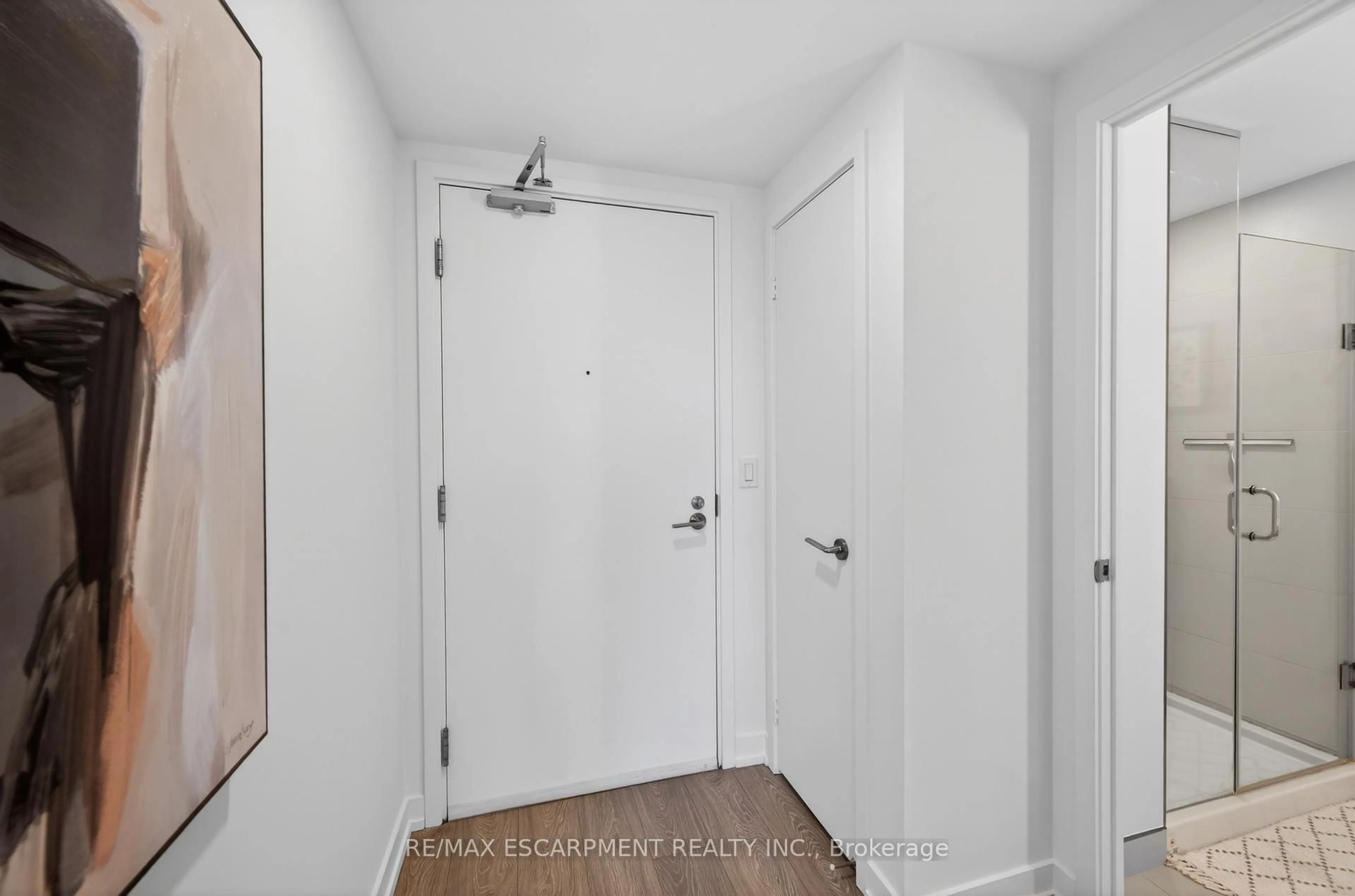 Indoor entryway for 19 Western Battery Rd #3108, Toronto Ontario M6K 0E3